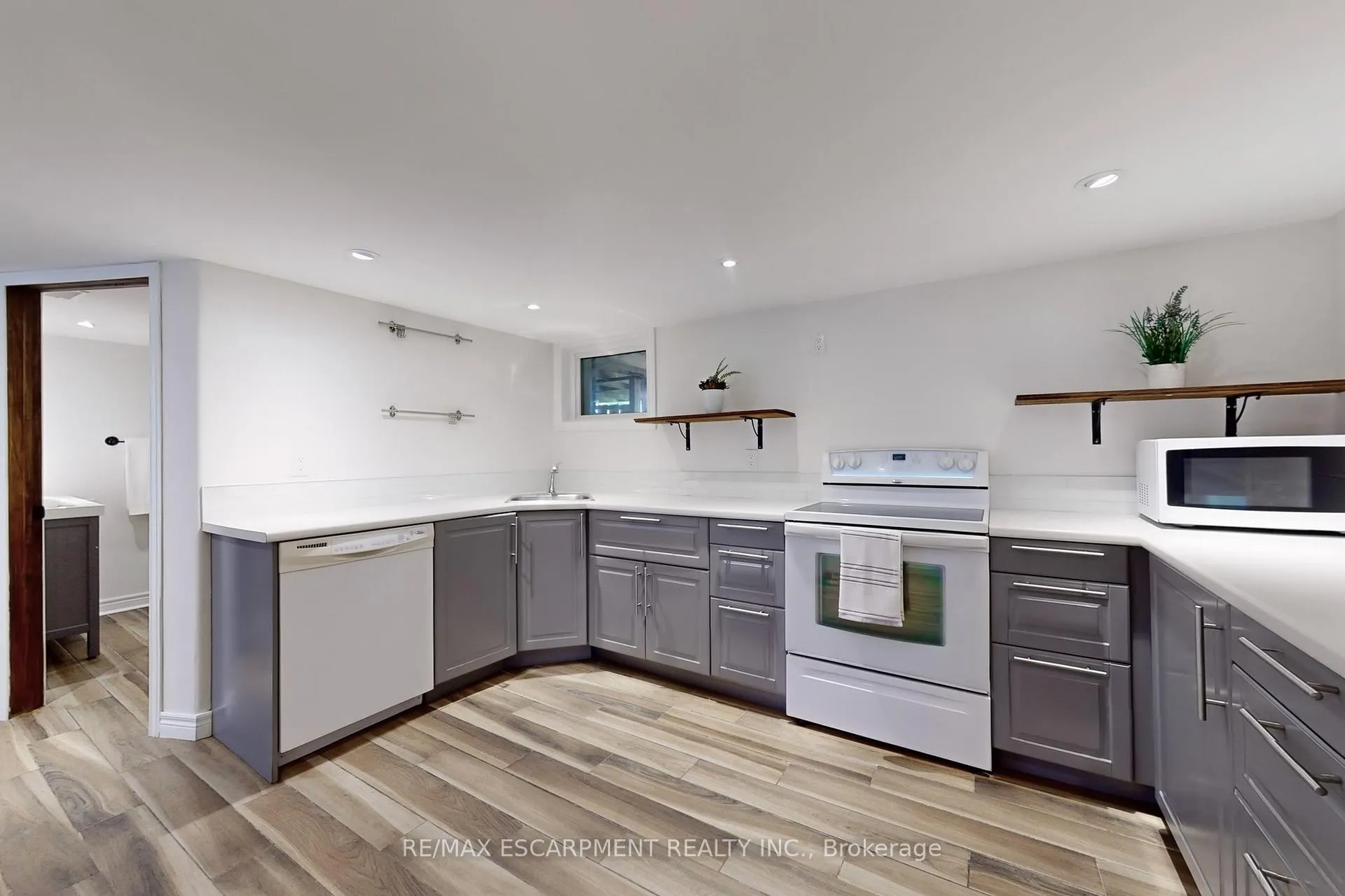 Photo 30 of 14 Algonquin Avenue, Hamilton, Greensville — HOMEH