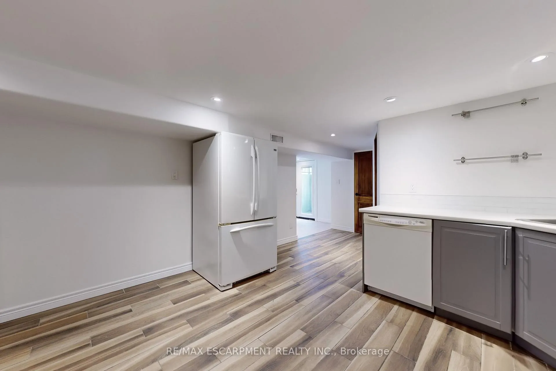 Photo 31 of 14 Algonquin Avenue, Hamilton, Greensville — HOMEH