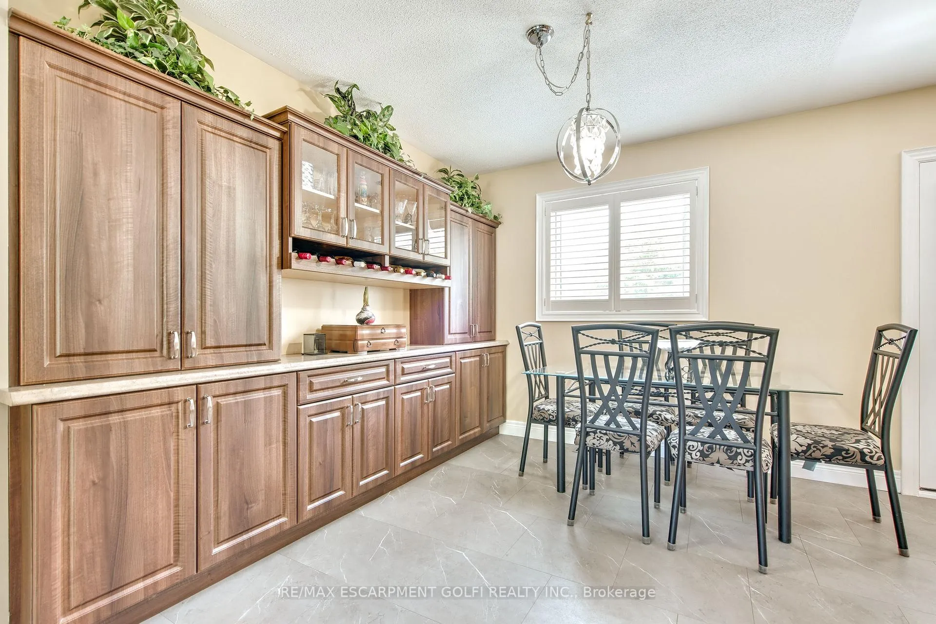 Photo 8 of 12 Woodside Square, Pelham, Fonthill — HOMEH