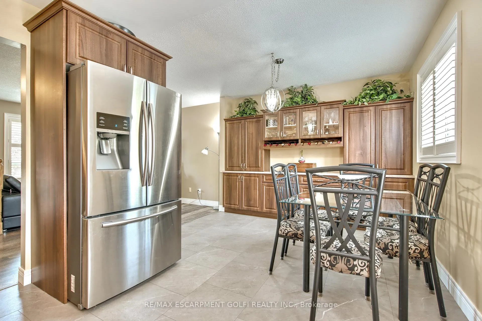 Photo 9 of 12 Woodside Square, Pelham, Fonthill — HOMEH