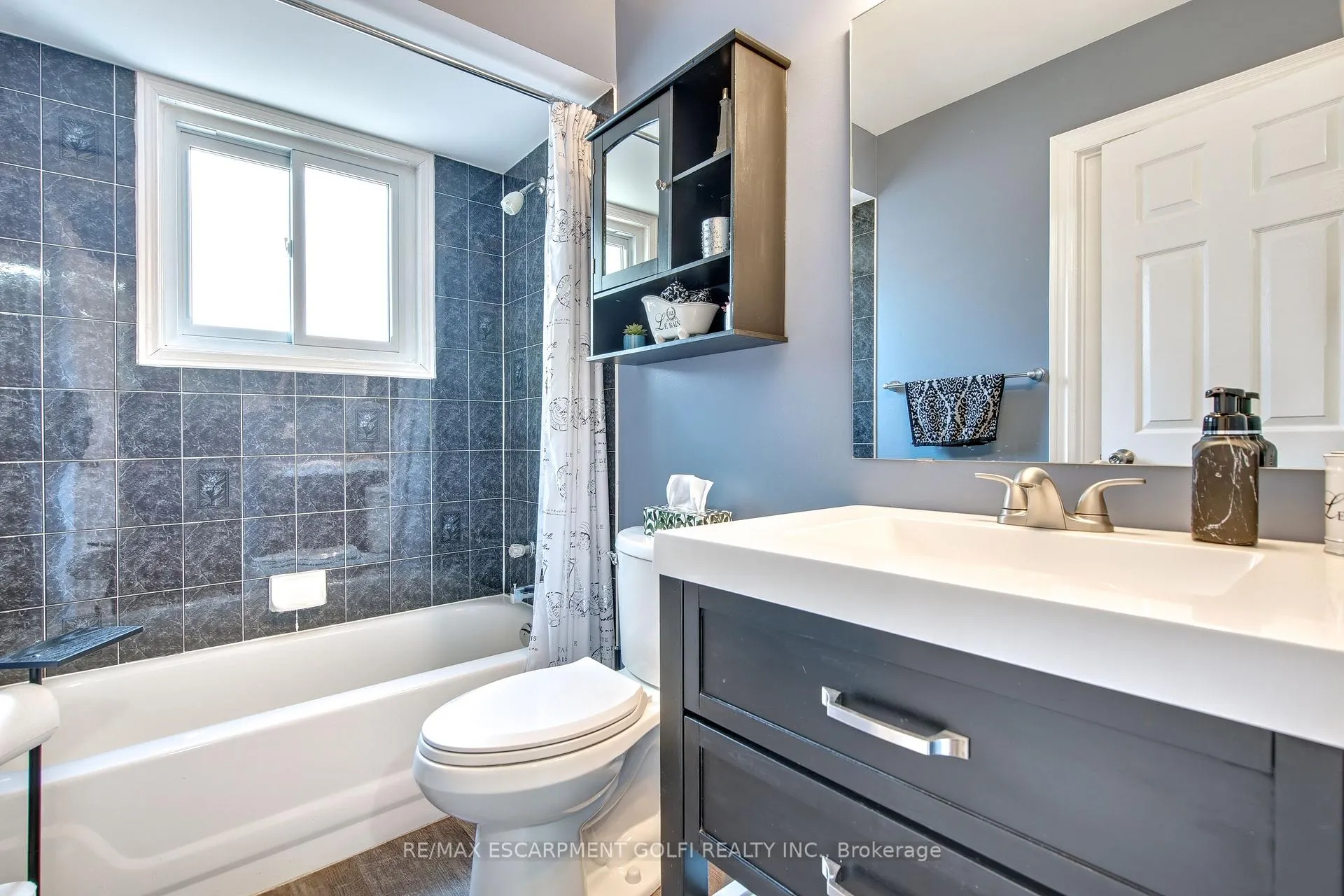 Photo 19 of 12 Woodside Square, Pelham, Fonthill — HOMEH