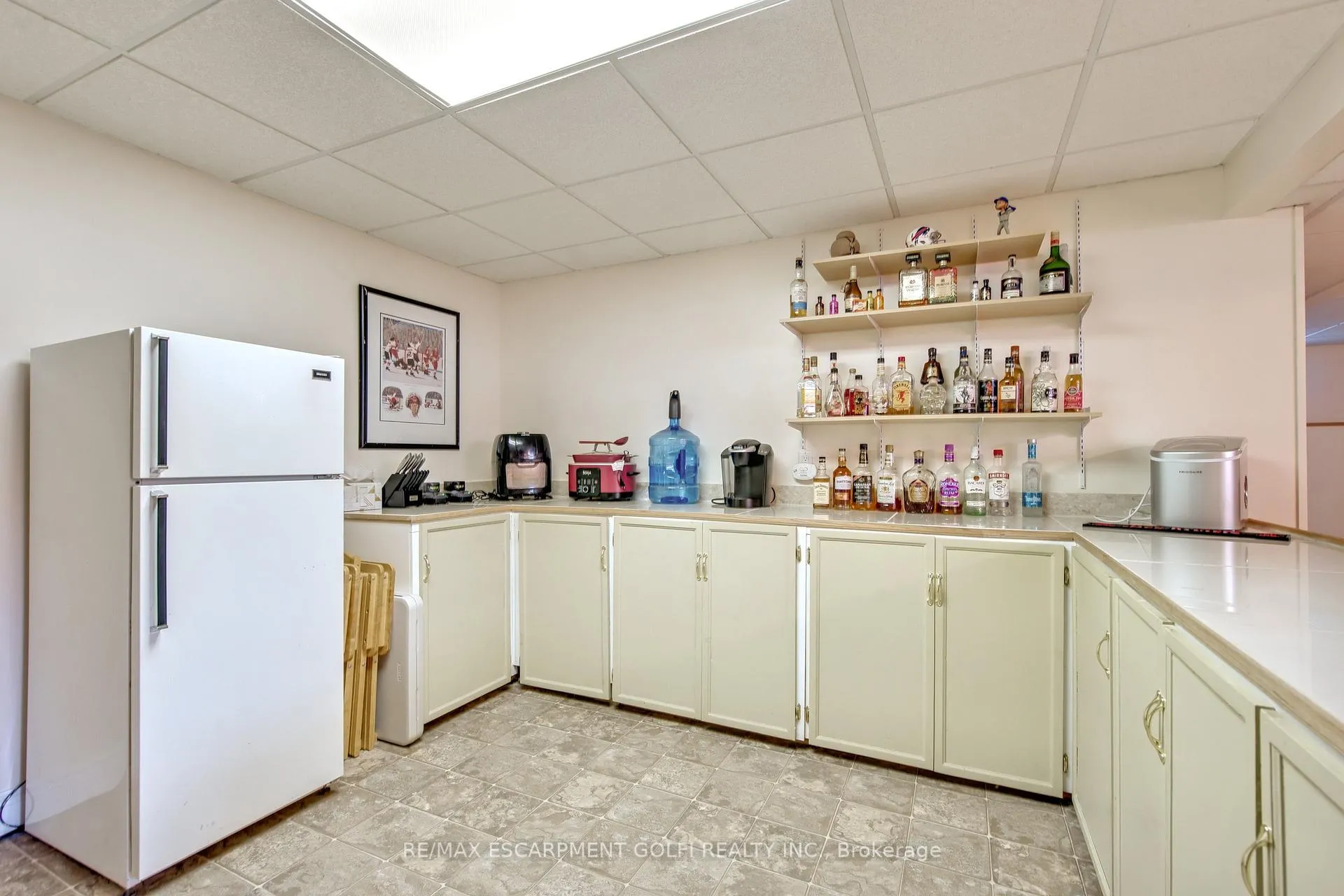 Photo 24 of 12 Woodside Square, Pelham, Fonthill — HOMEH