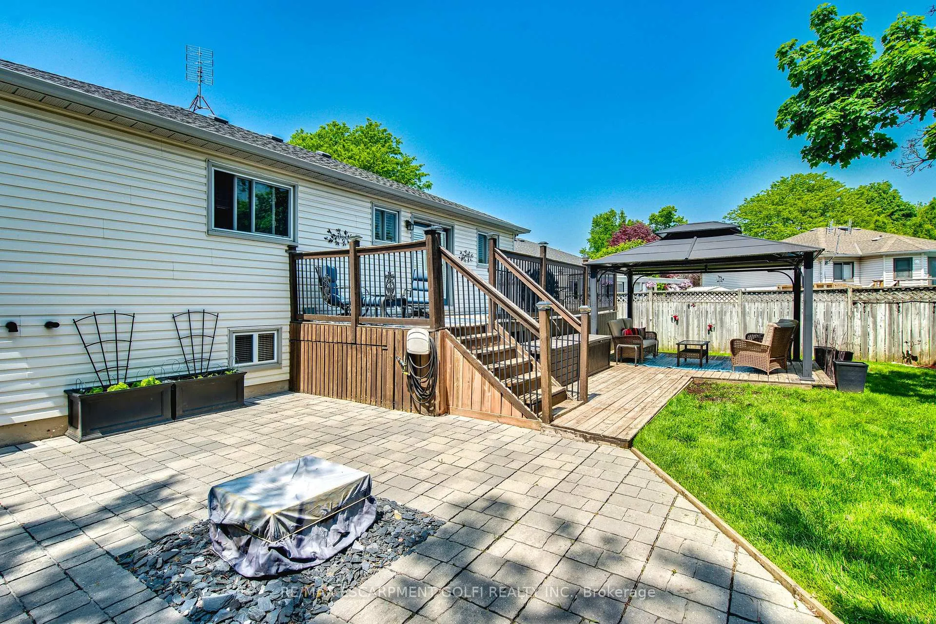 Photo 30 of 12 Woodside Square, Pelham, Fonthill — HOMEH