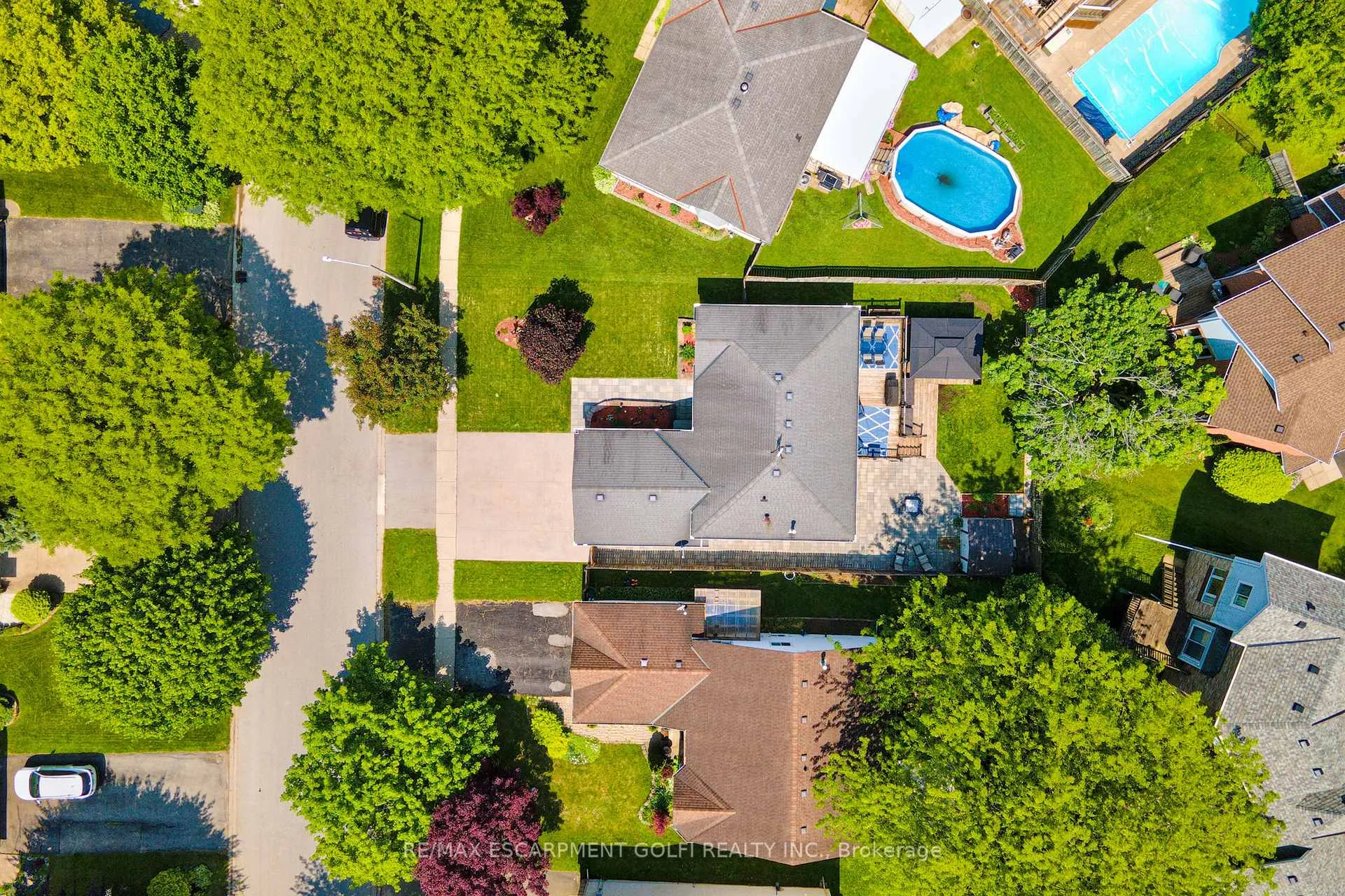 Photo 36 of 12 Woodside Square, Pelham, Fonthill — HOMEH