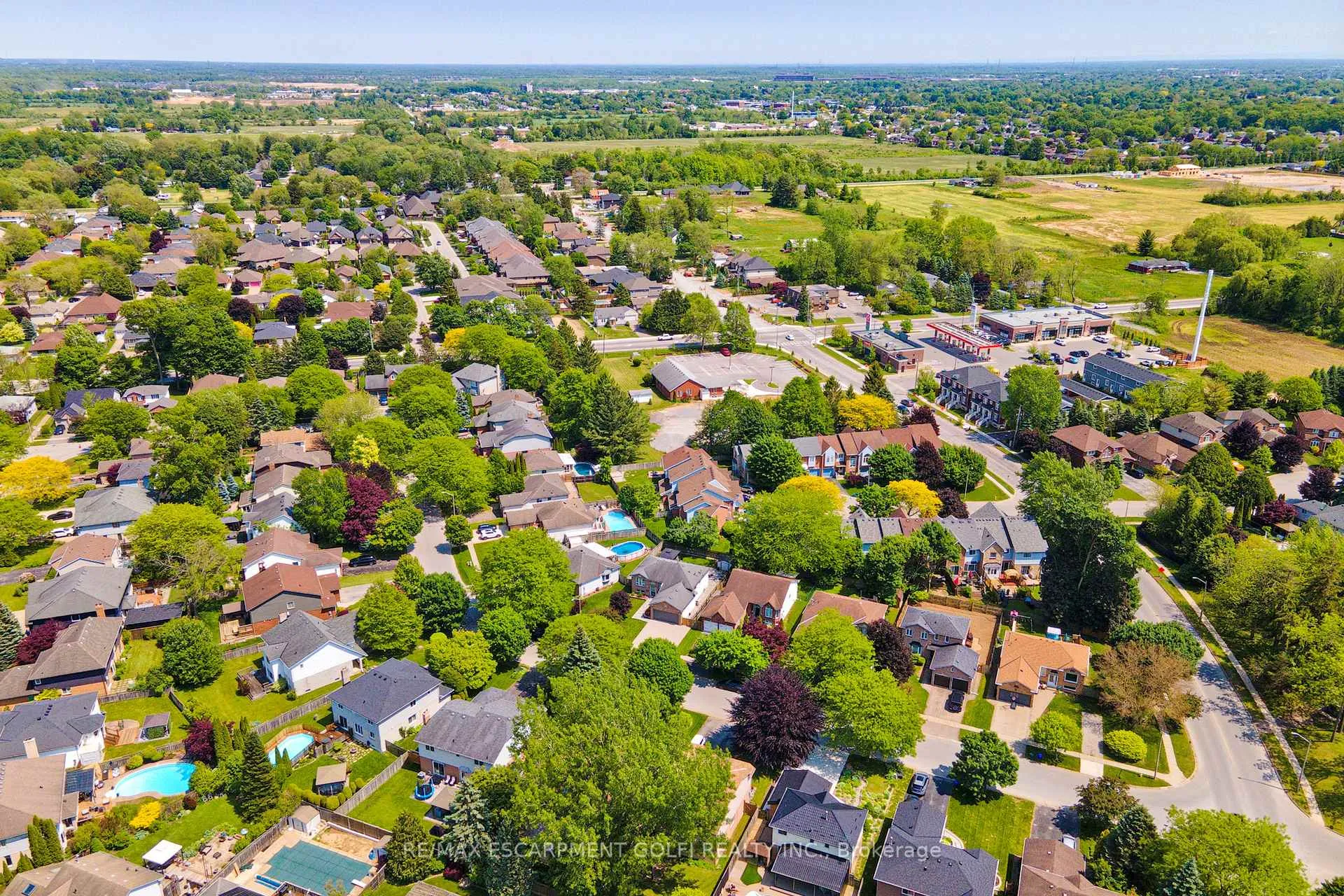 Photo 37 of 12 Woodside Square, Pelham, Fonthill — HOMEH