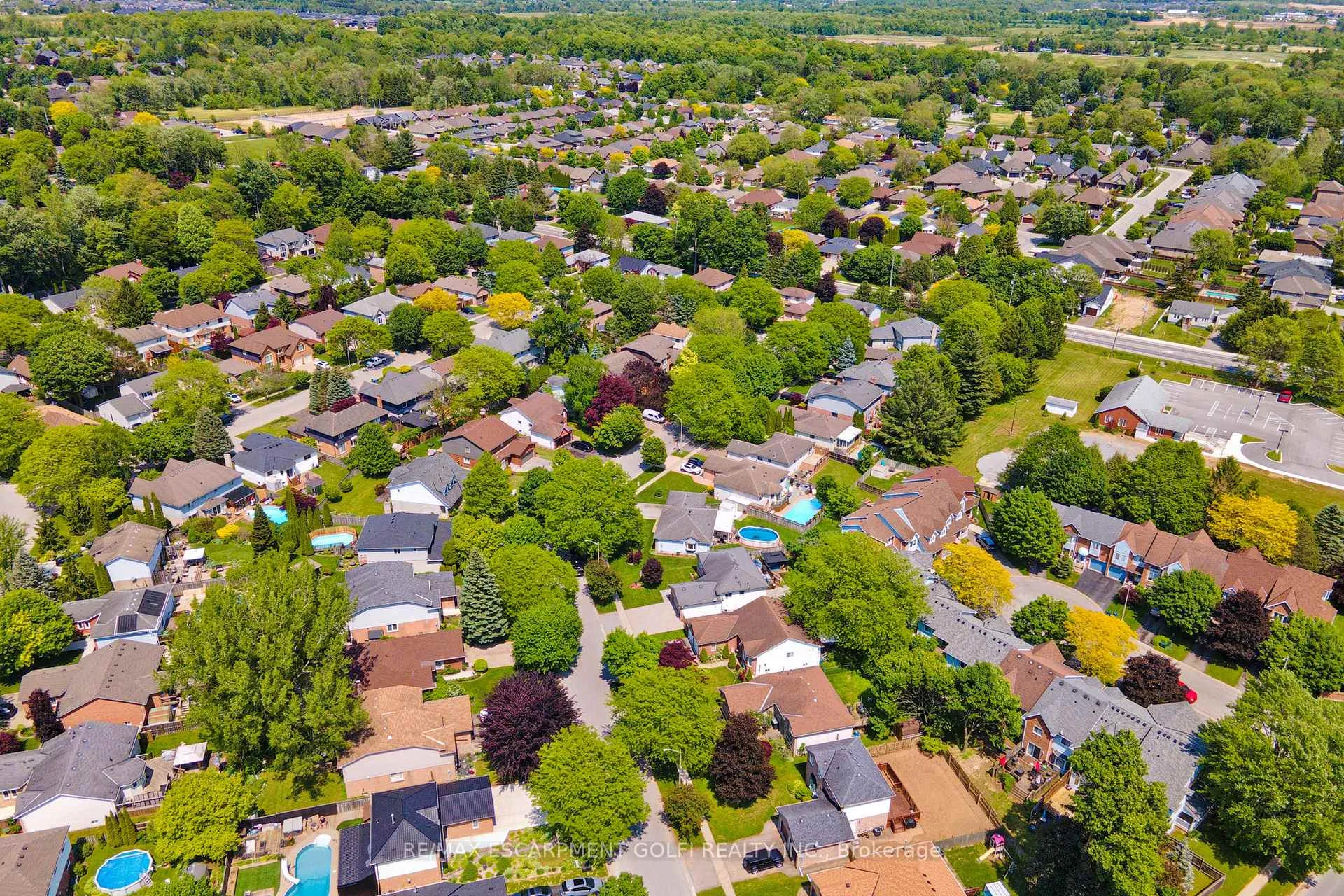 Photo 38 of 12 Woodside Square, Pelham, Fonthill — HOMEH
