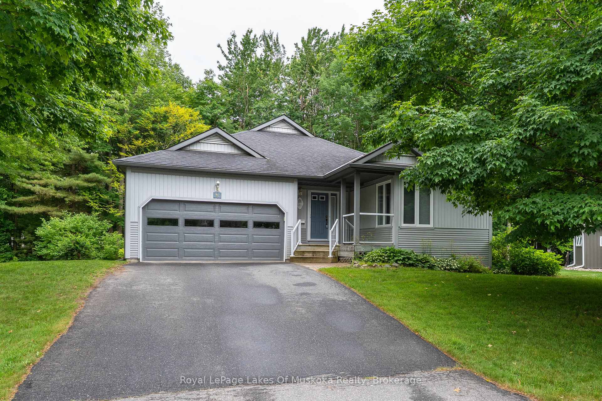 Front of 25 Stonehedge Close