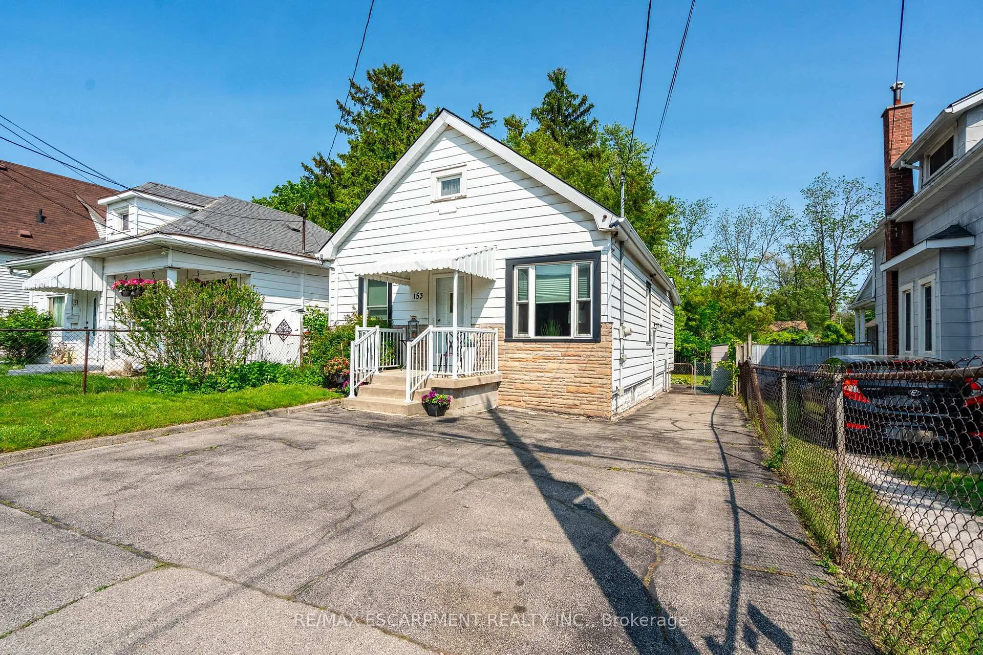 Photo 2 of 153 East 5th Street, Hamilton, Centremount — HOMEH