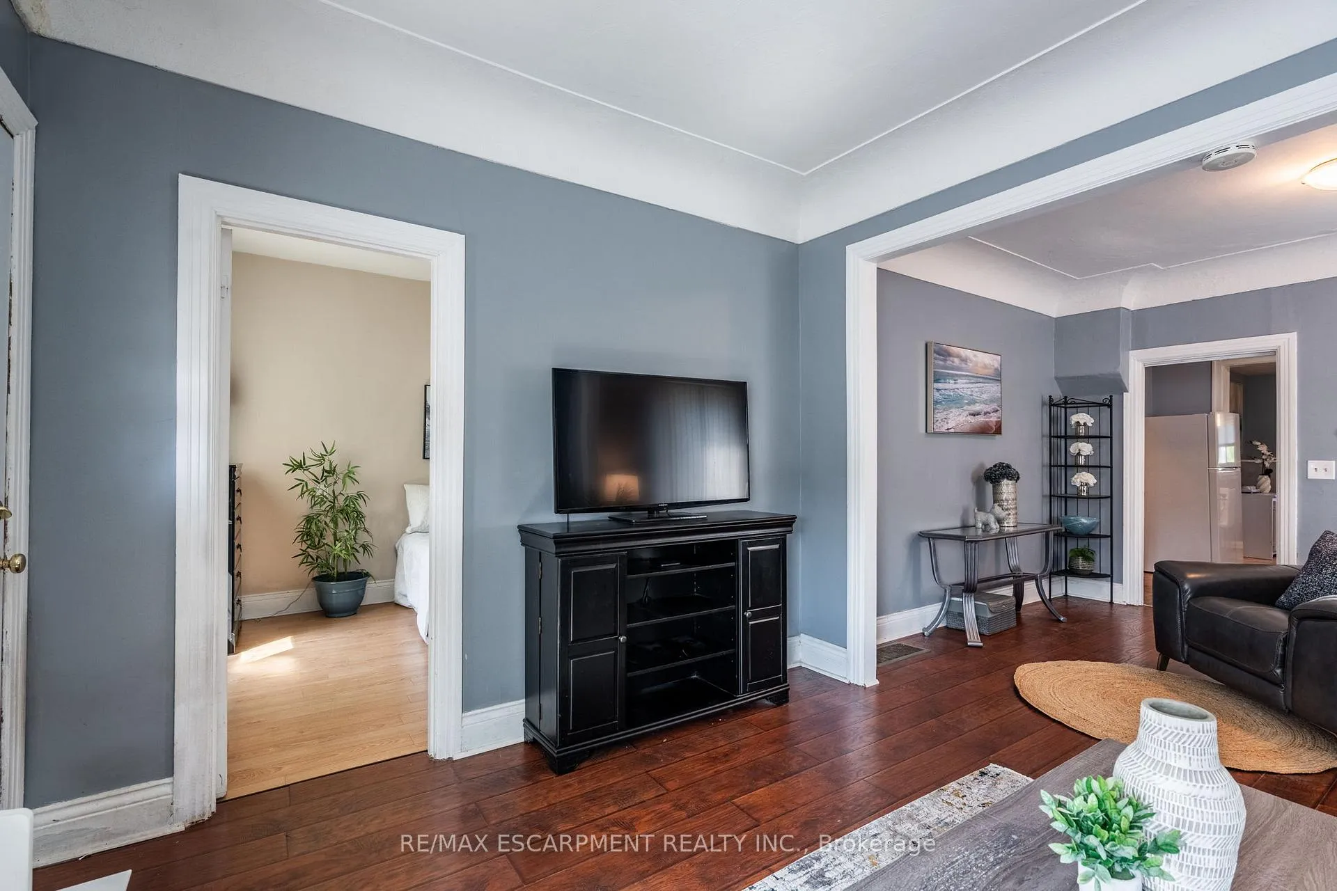 Photo 9 of 153 East 5th Street, Hamilton, Centremount — HOMEH