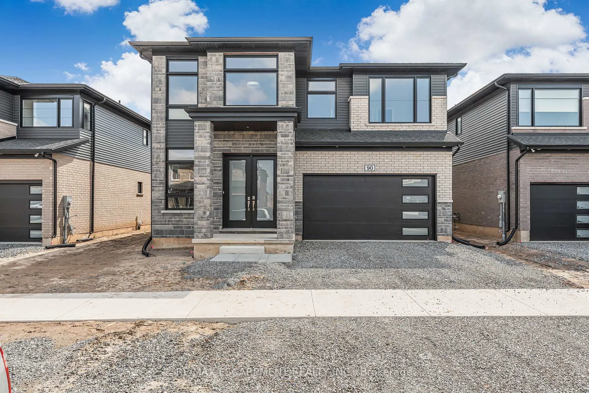 Photo 1 of 90 Acacia Road, Pelham, Fonthill — HOMEH