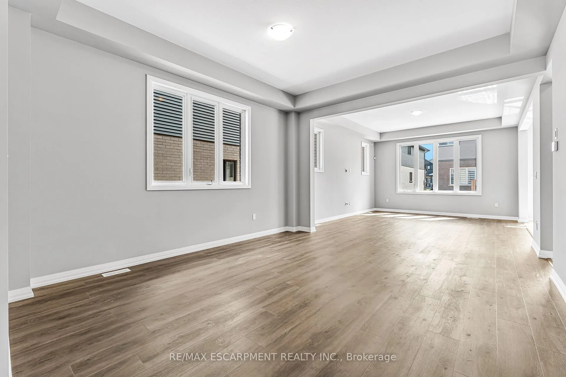 Photo 4 of 90 Acacia Road, Pelham, Fonthill — HOMEH