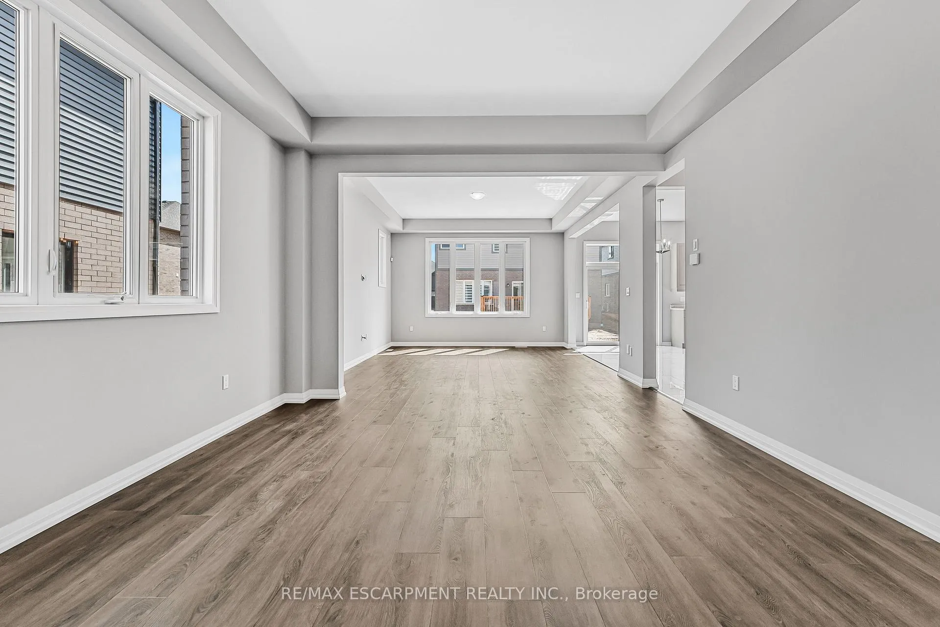 Photo 5 of 90 Acacia Road, Pelham, Fonthill — HOMEH