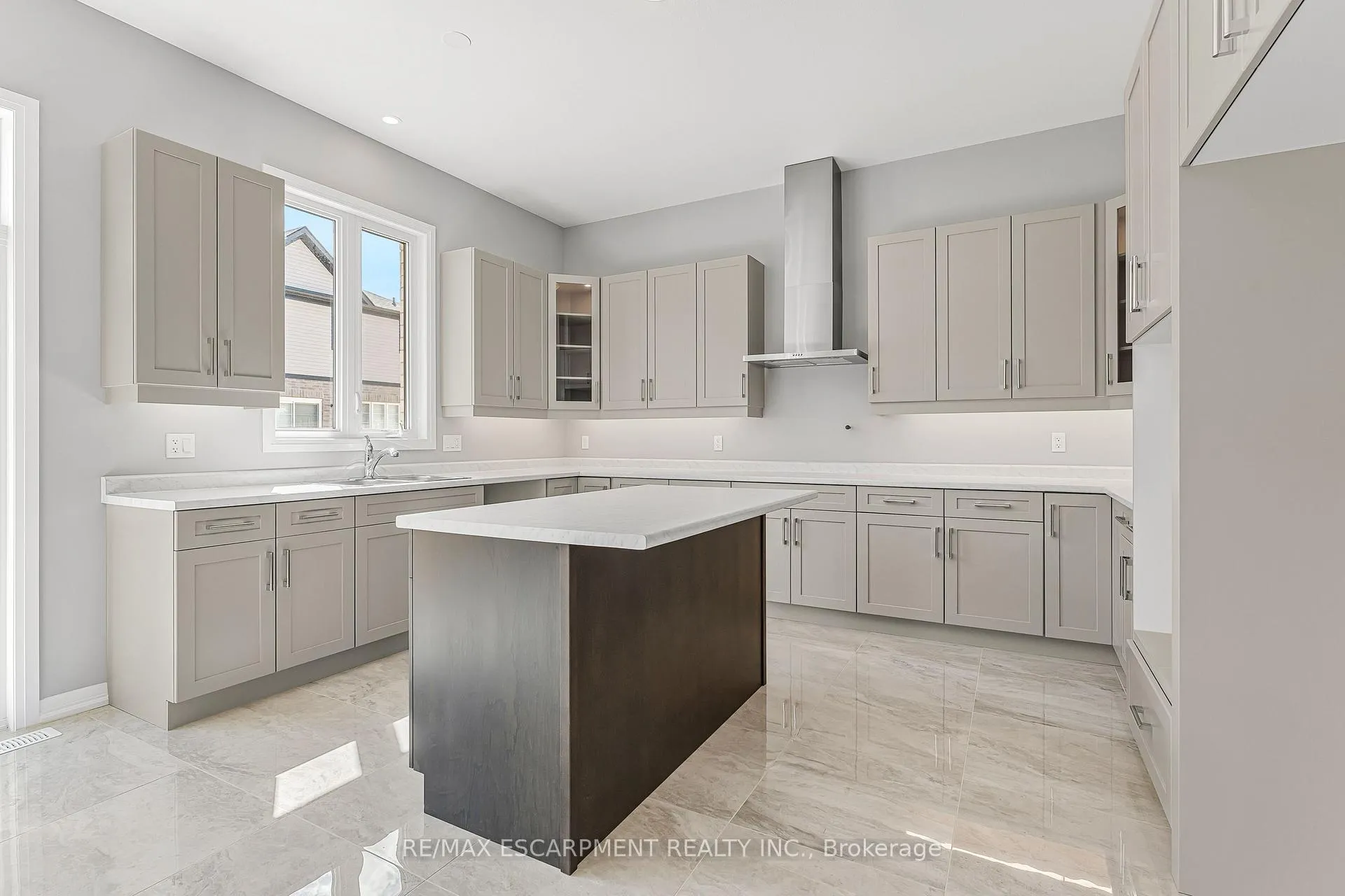 Photo 18 of 90 Acacia Road, Pelham, Fonthill — HOMEH