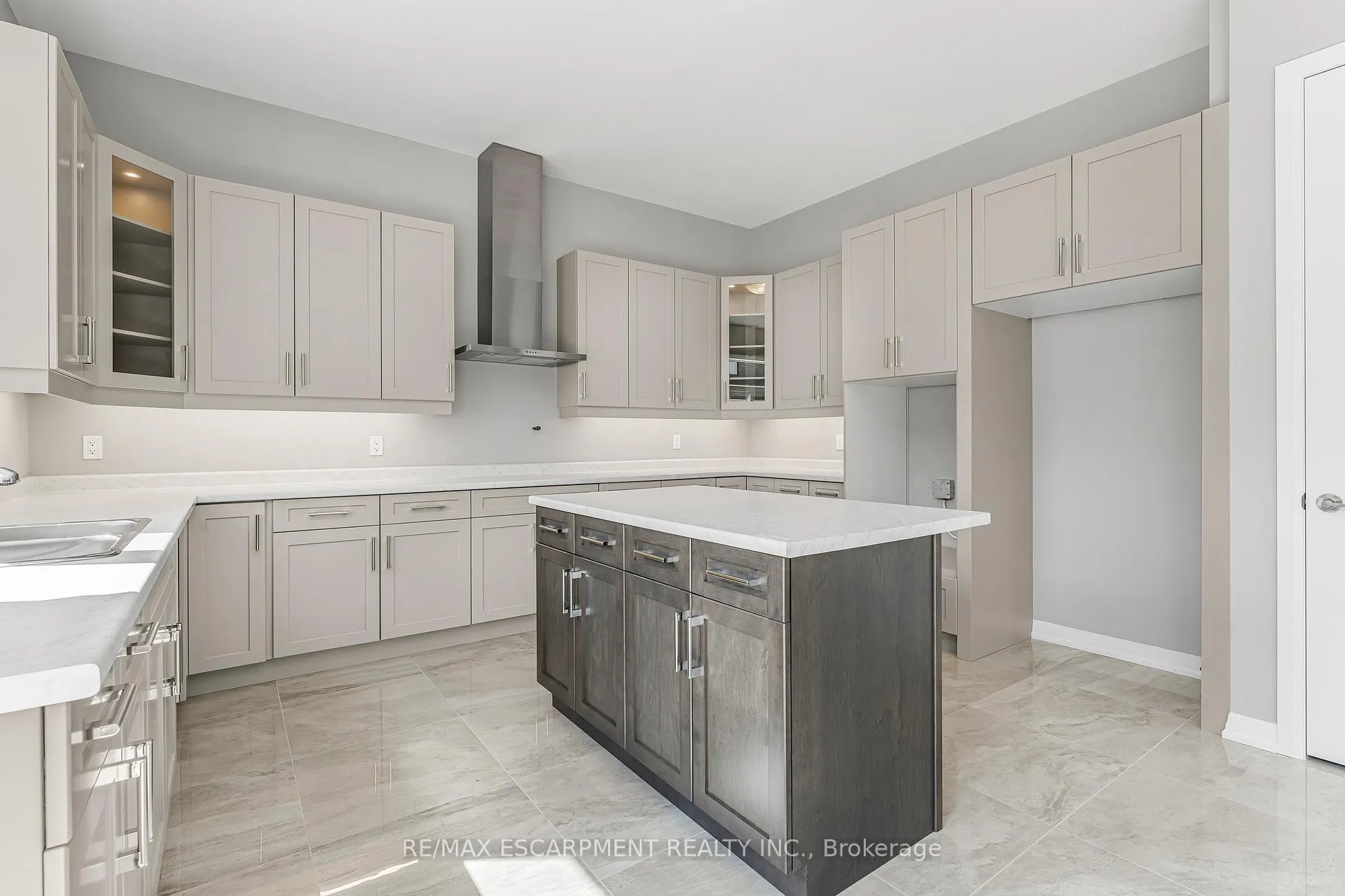 Photo 20 of 90 Acacia Road, Pelham, Fonthill — HOMEH