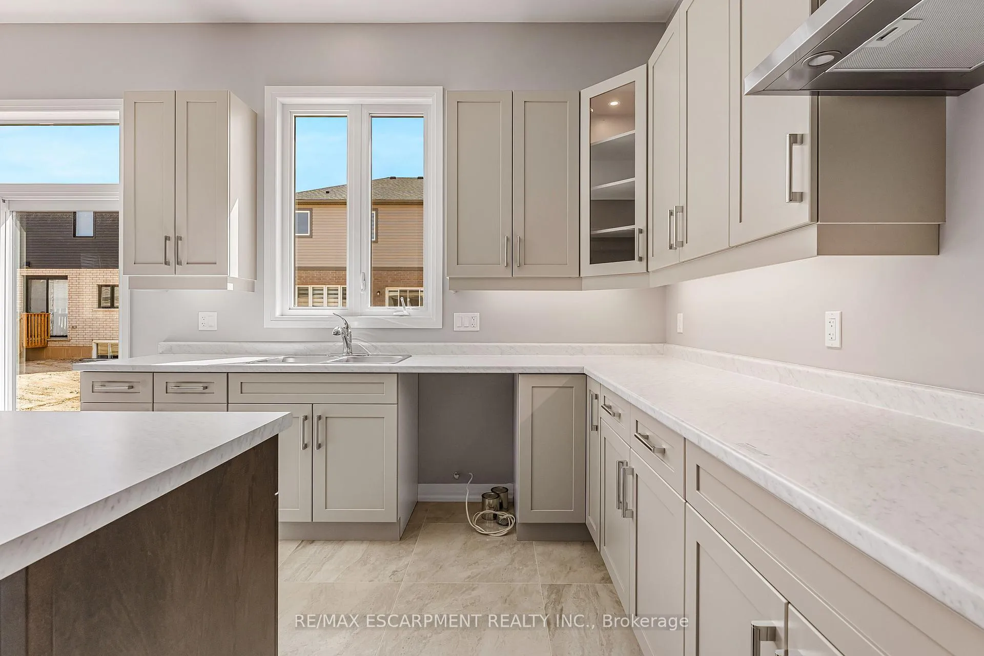 Photo 24 of 90 Acacia Road, Pelham, Fonthill — HOMEH
