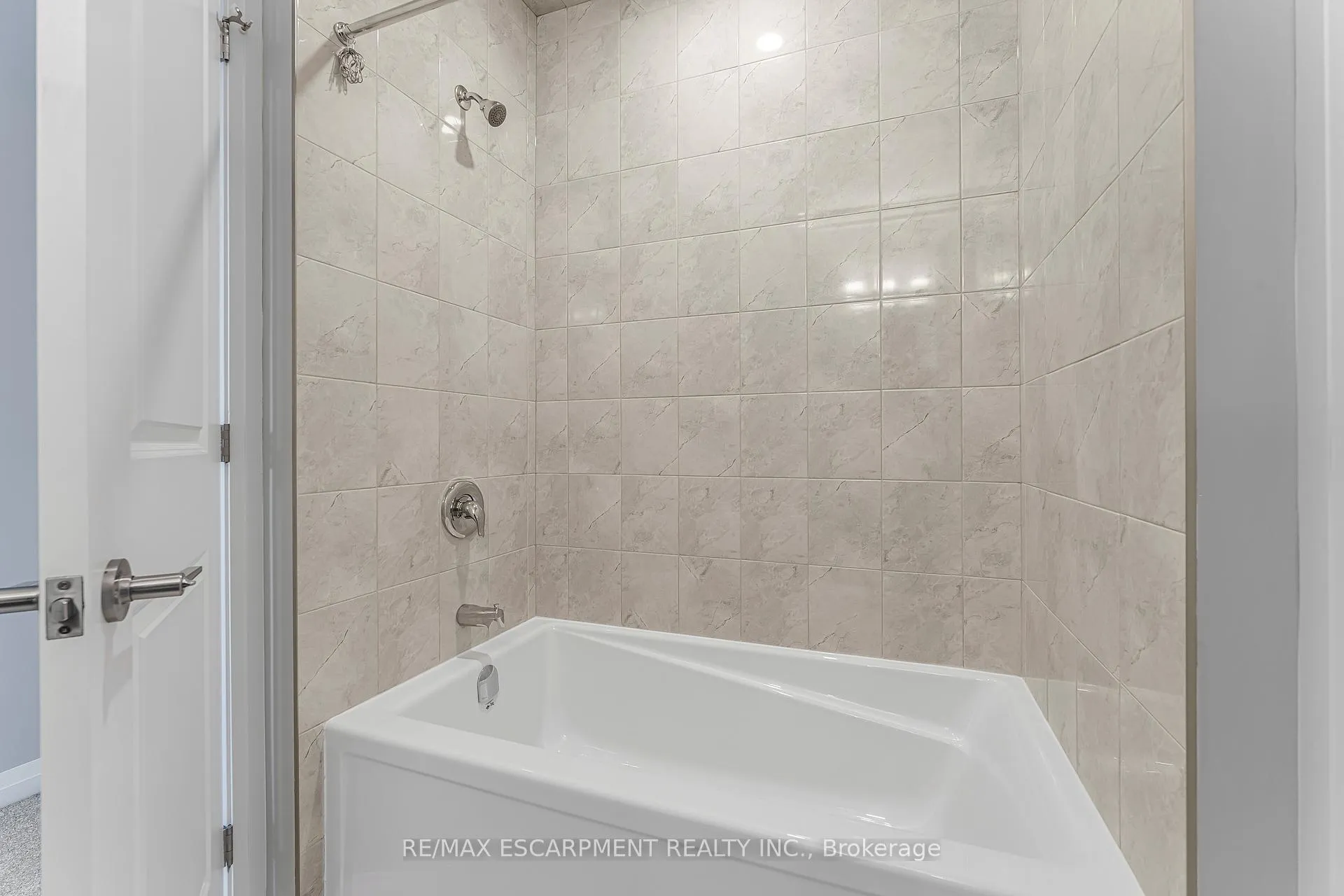 Photo 34 of 90 Acacia Road, Pelham, Fonthill — HOMEH
