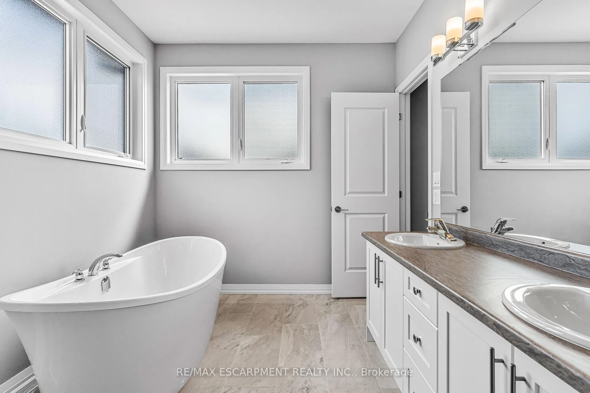 Photo 43 of 90 Acacia Road, Pelham, Fonthill — HOMEH