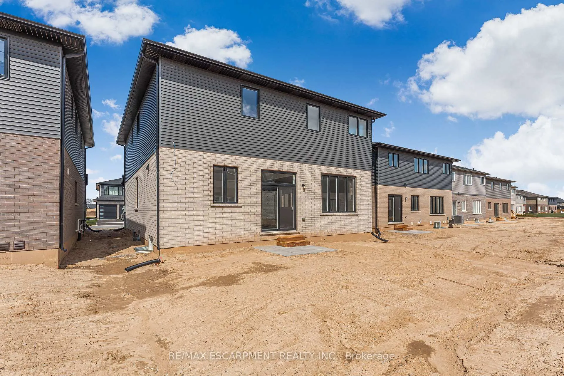 Photo 48 of 90 Acacia Road, Pelham, Fonthill — HOMEH
