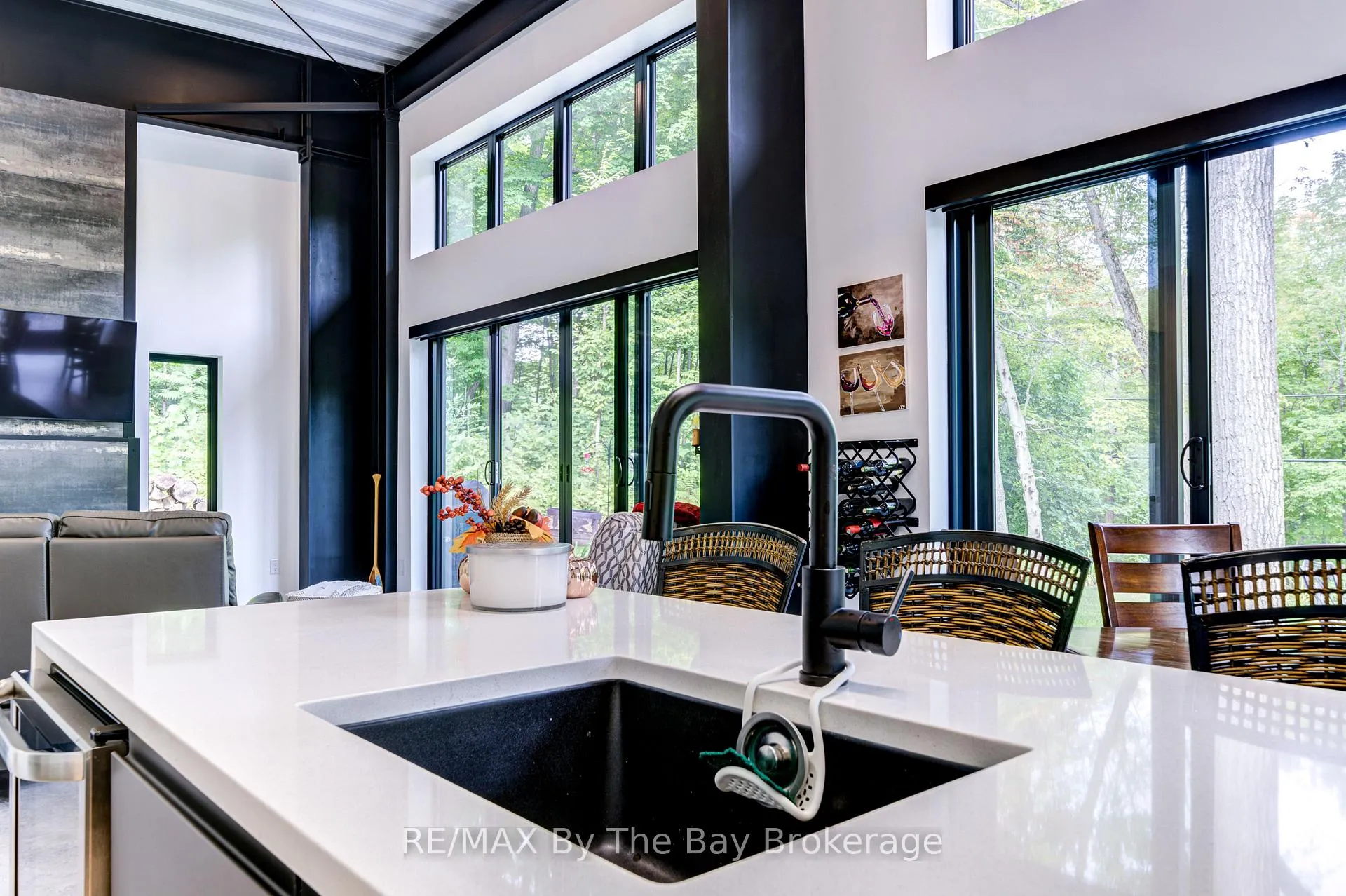 Photo 32 of 1584 Champlain Road, Tiny, Rural Tiny — HOMEH