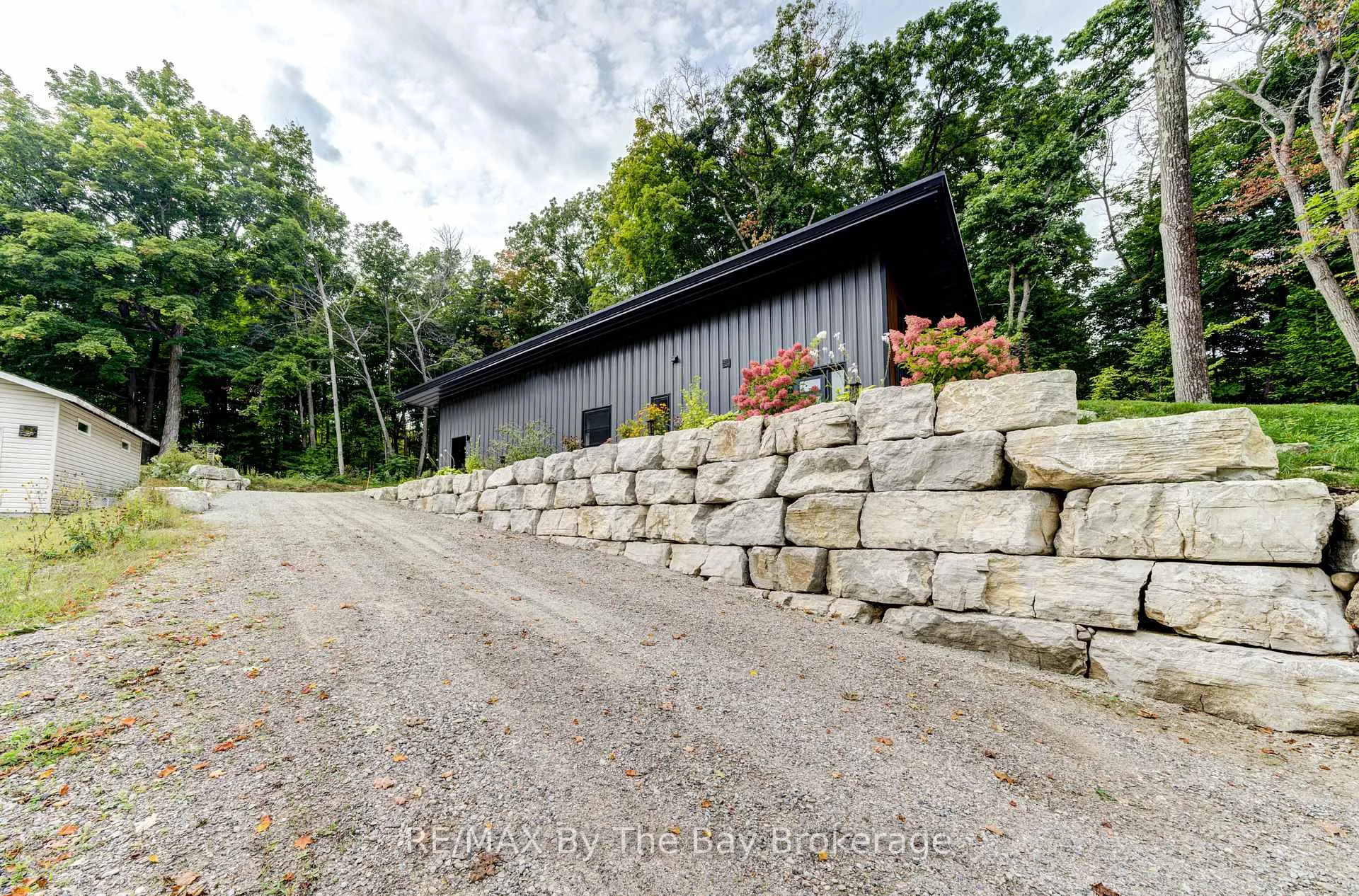 Photo 38 of 1584 Champlain Road, Tiny, Rural Tiny — HOMEH