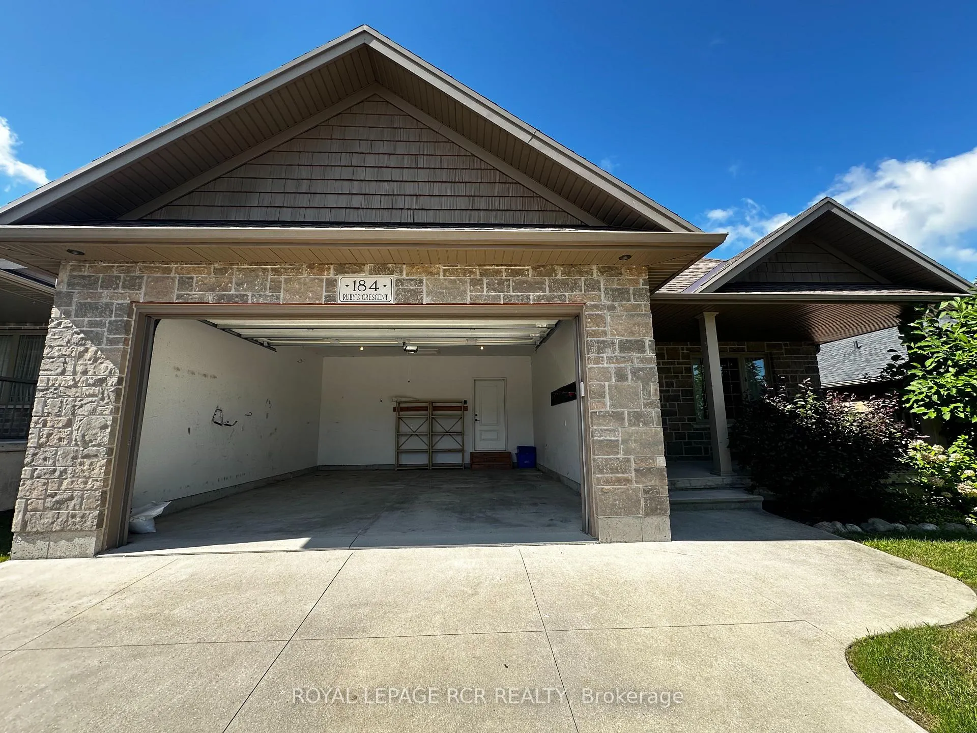 Photo 3 of 184 Ruby's Crescent E, Wellington North, Mount Forest — HOMEH