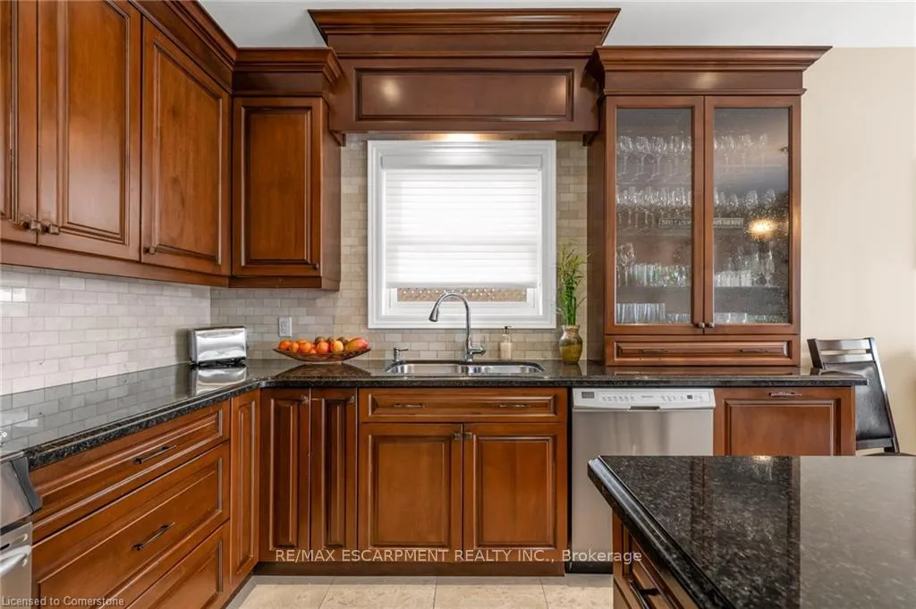 Photo 9 of 1705 Upper Wellington Street, Hamilton, Ryckmans — HOMEH
