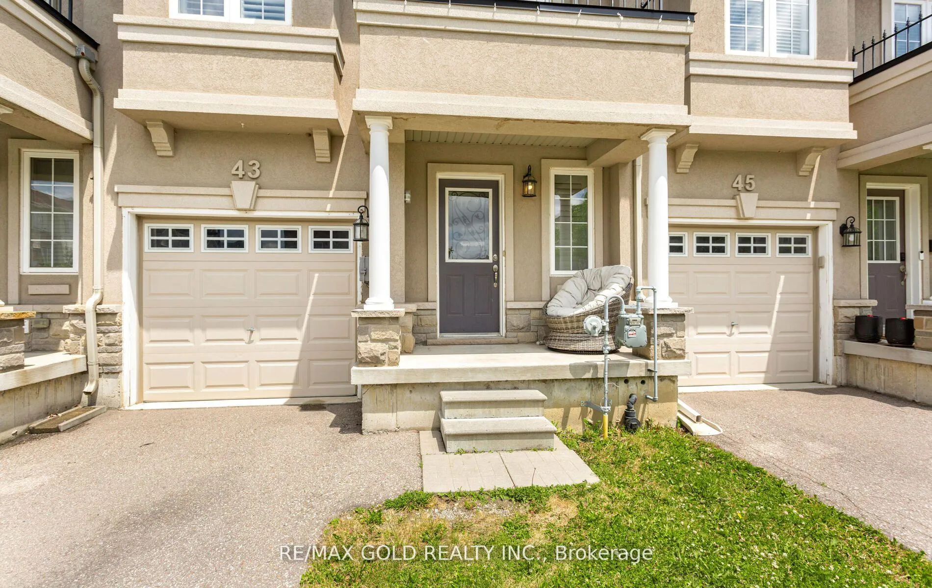 Photo 4 of 43 Waterbridge Street, Hamilton, Stoney Creek — HOMEH