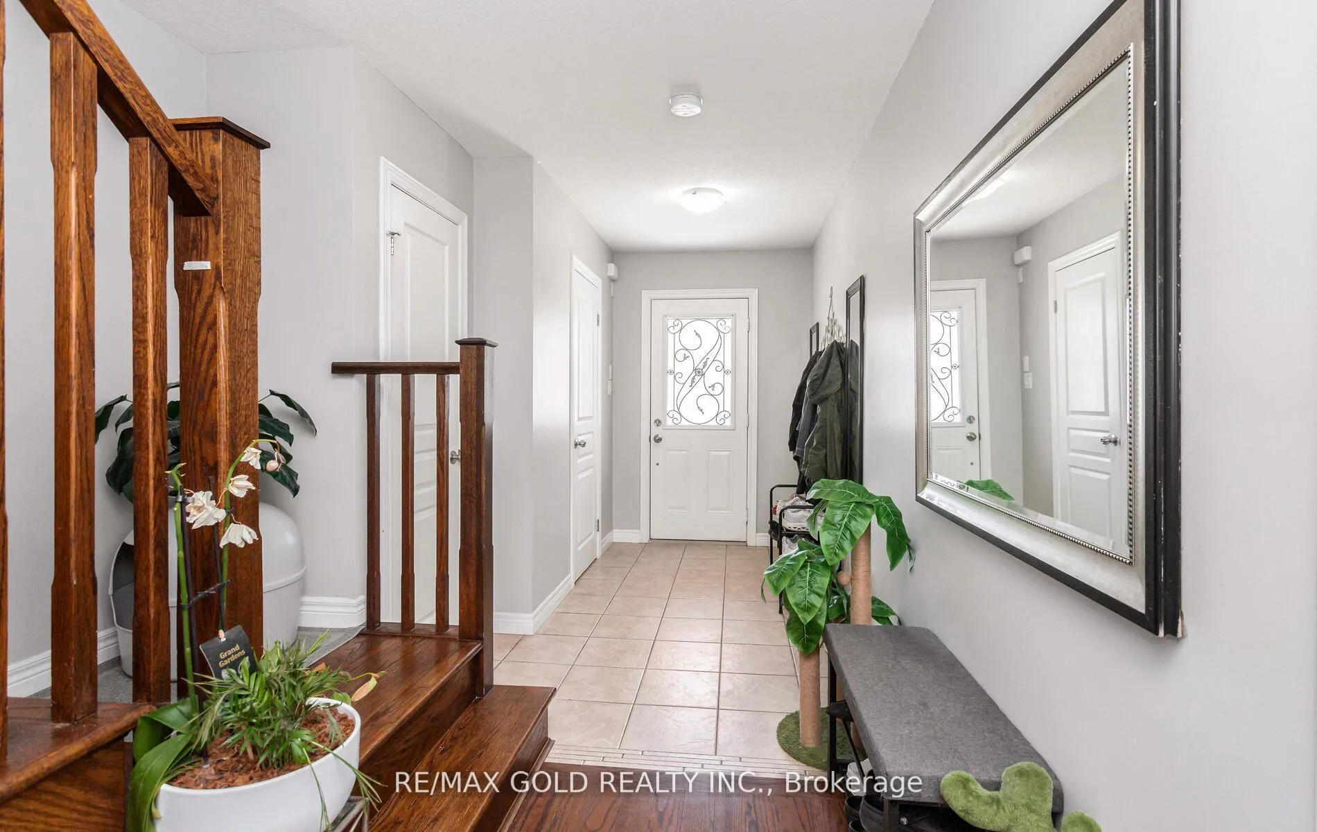 Photo 6 of 43 Waterbridge Street, Hamilton, Stoney Creek — HOMEH