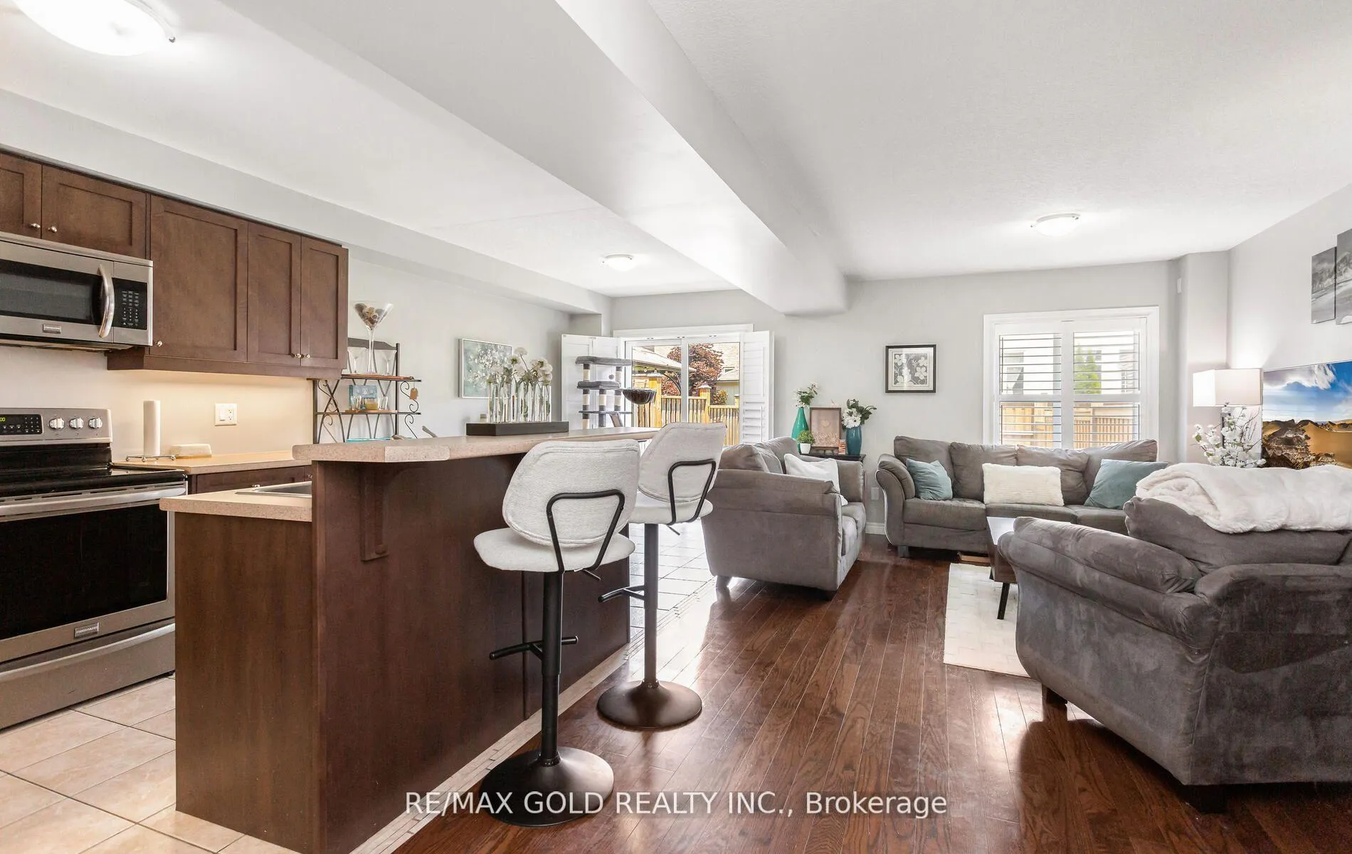 Photo 9 of 43 Waterbridge Street, Hamilton, Stoney Creek — HOMEH