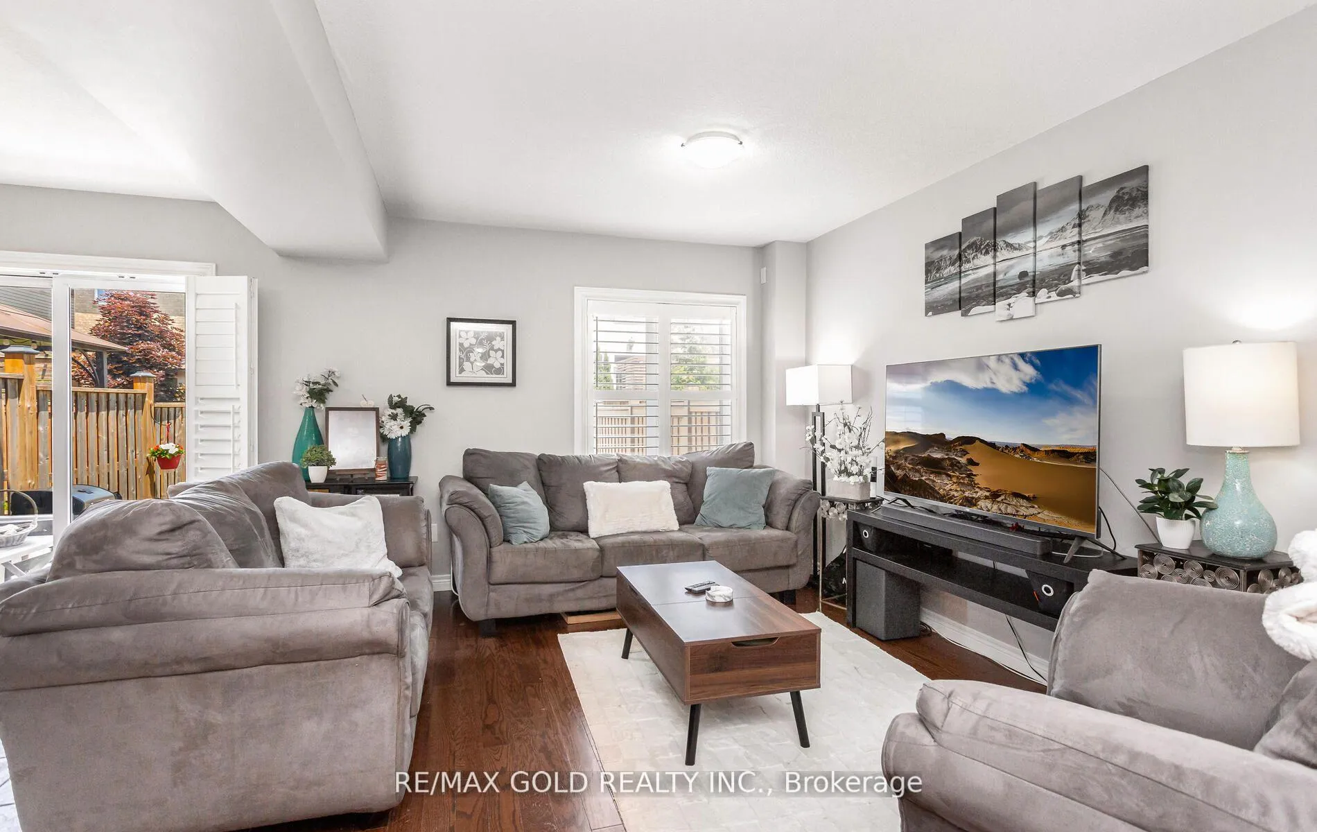 Photo 11 of 43 Waterbridge Street, Hamilton, Stoney Creek — HOMEH