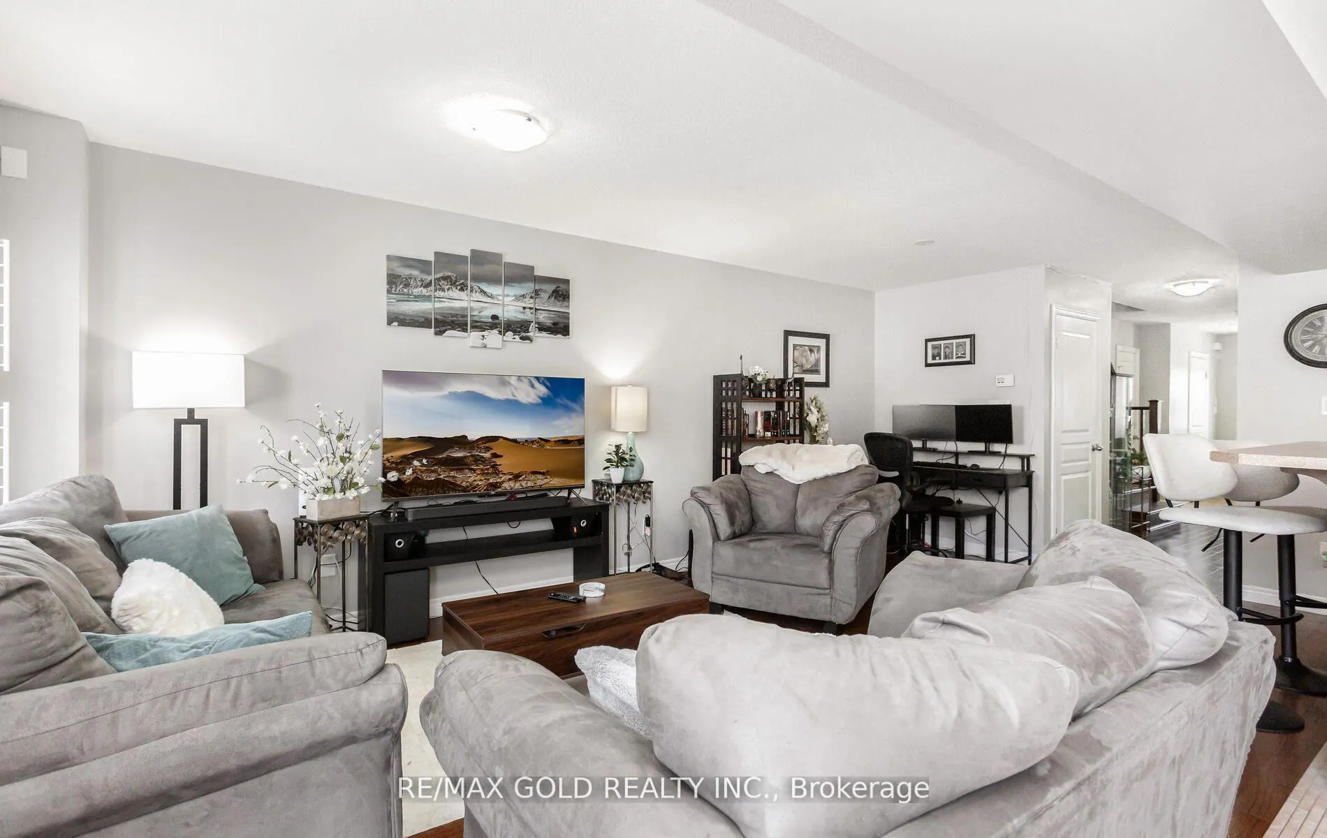 Photo 13 of 43 Waterbridge Street, Hamilton, Stoney Creek — HOMEH