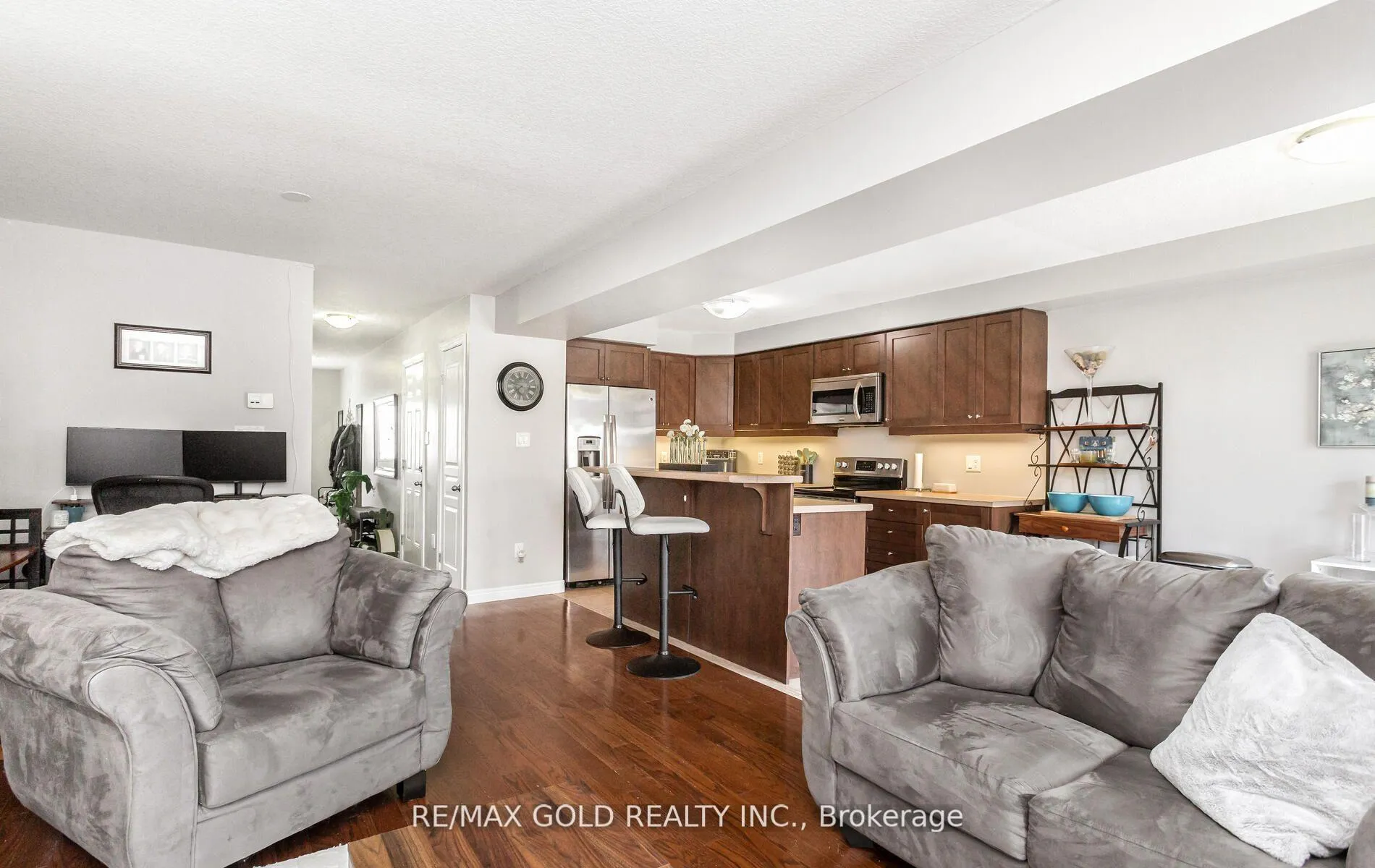 Photo 15 of 43 Waterbridge Street, Hamilton, Stoney Creek — HOMEH