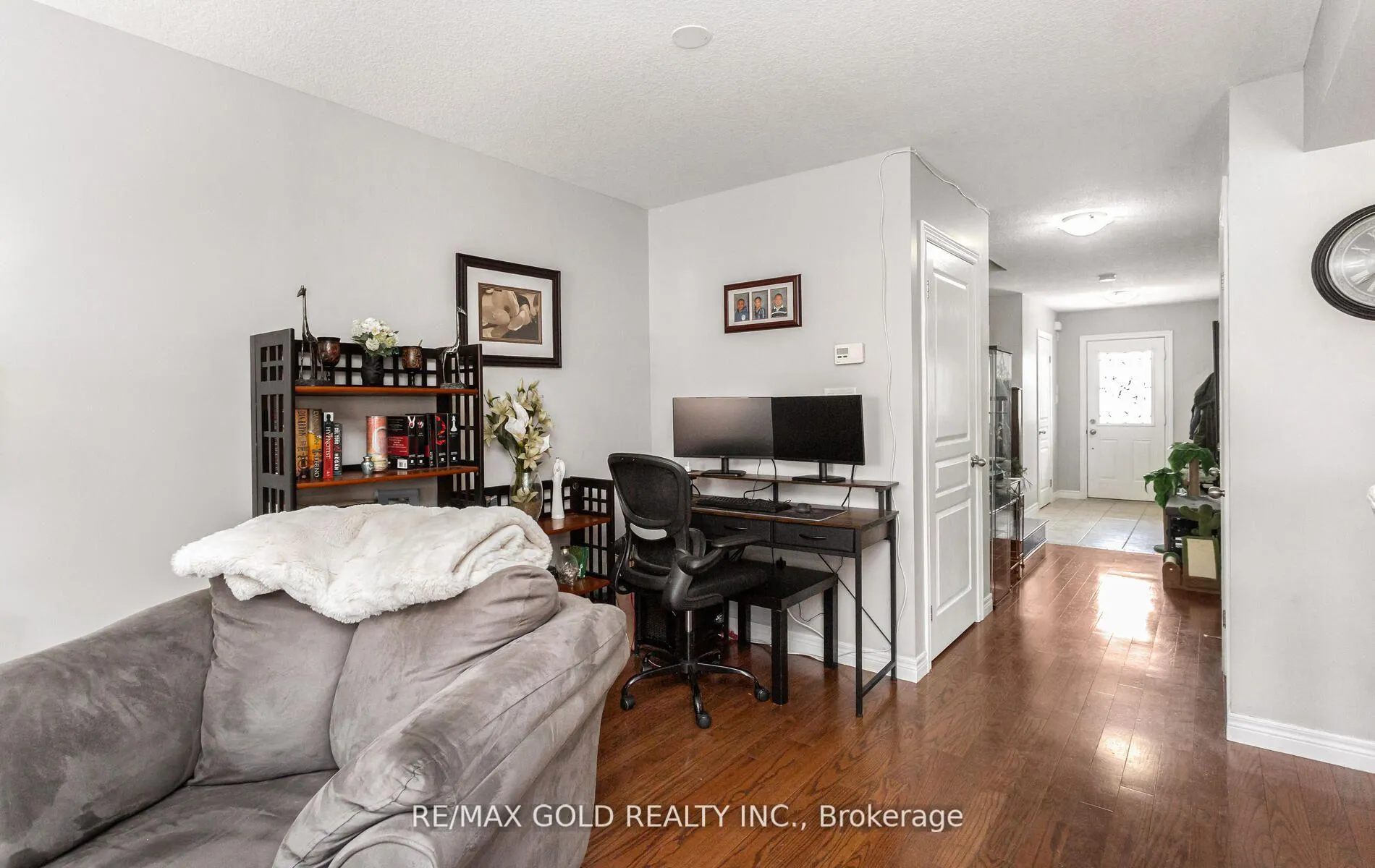 Photo 16 of 43 Waterbridge Street, Hamilton, Stoney Creek — HOMEH