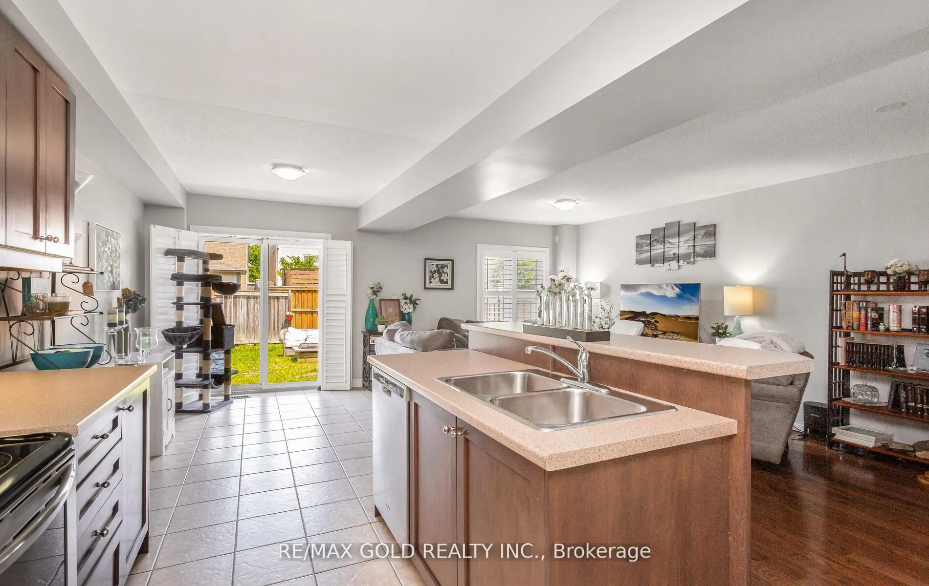 Photo 20 of 43 Waterbridge Street, Hamilton, Stoney Creek — HOMEH