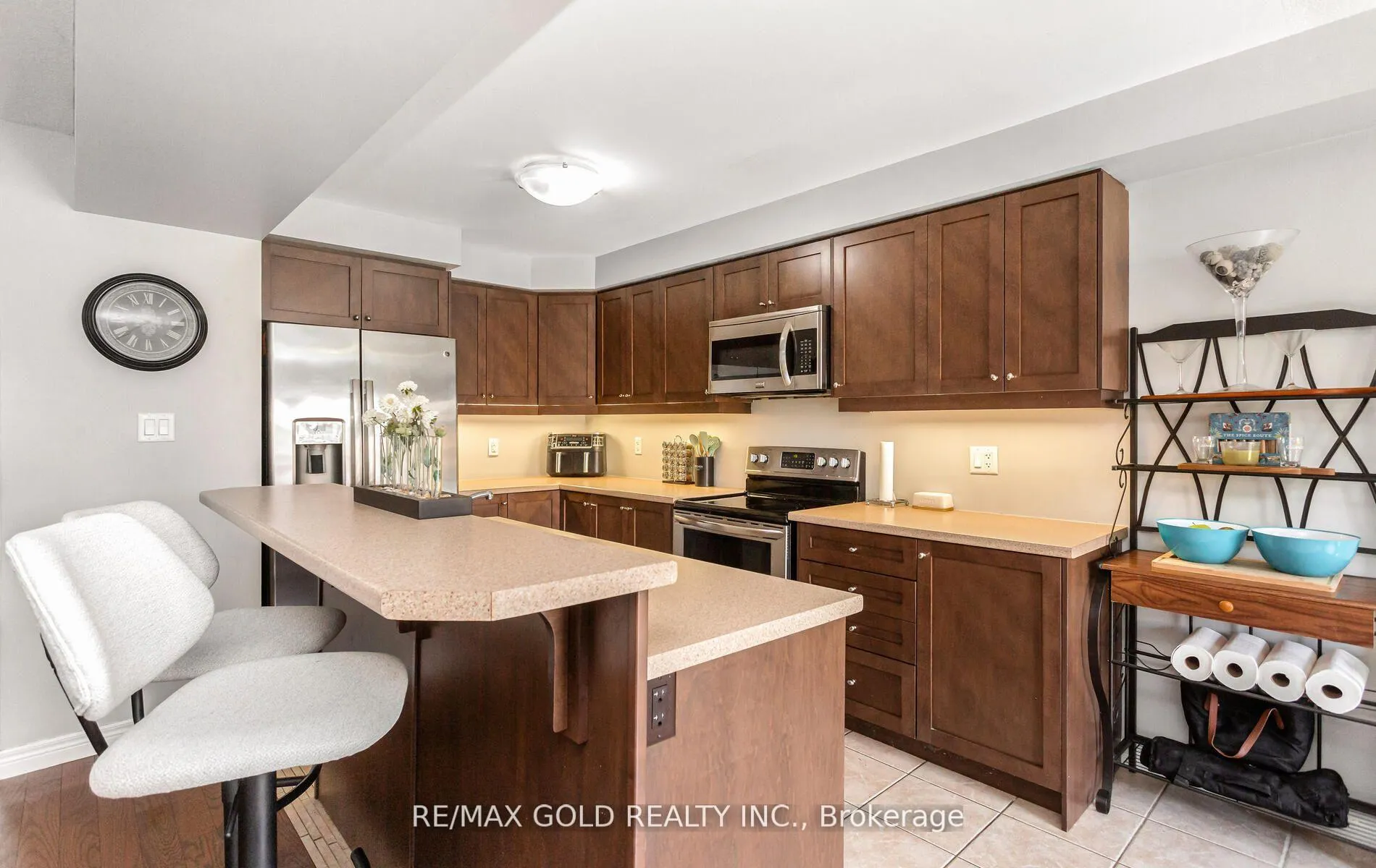 Photo 23 of 43 Waterbridge Street, Hamilton, Stoney Creek — HOMEH