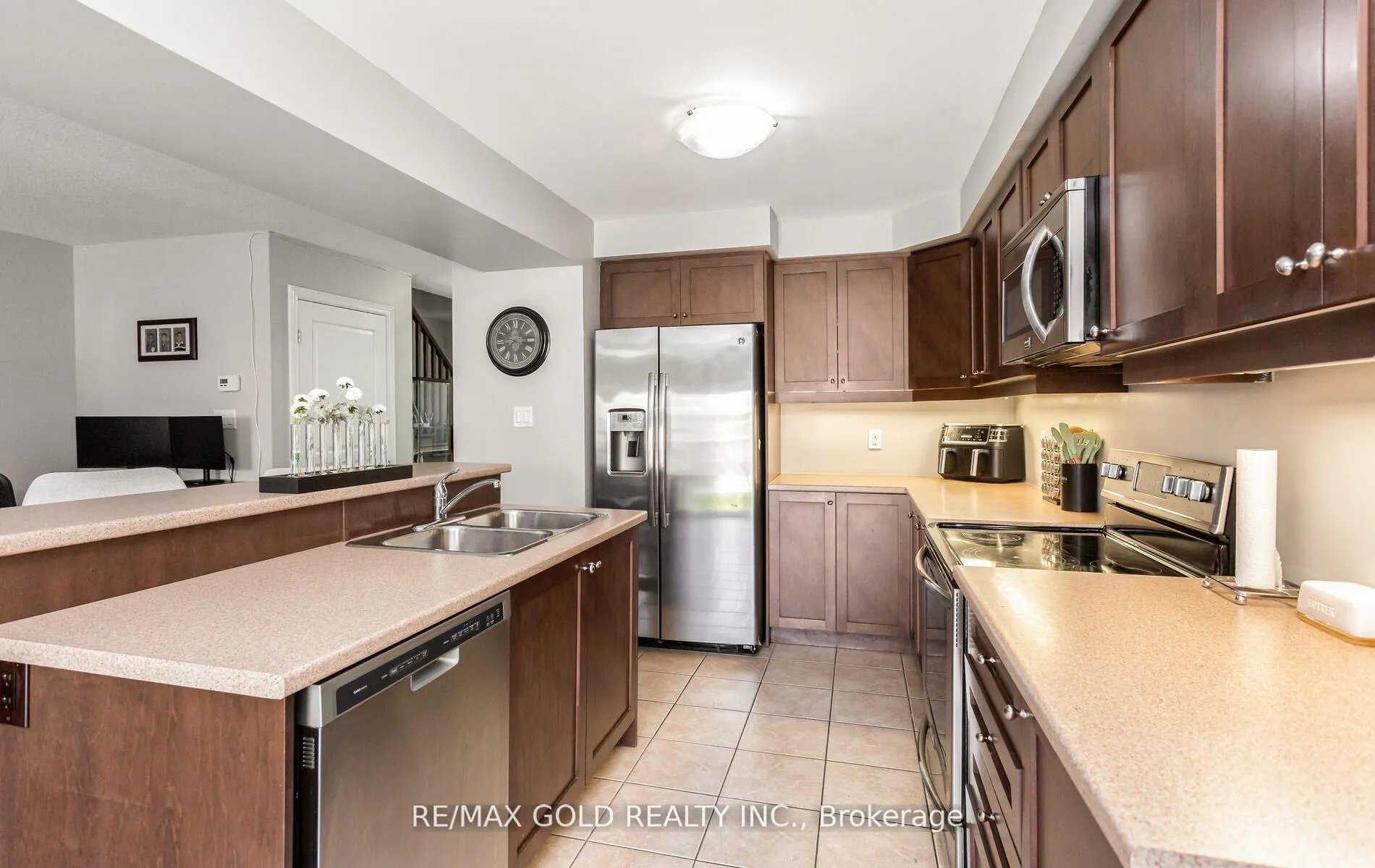 Photo 24 of 43 Waterbridge Street, Hamilton, Stoney Creek — HOMEH