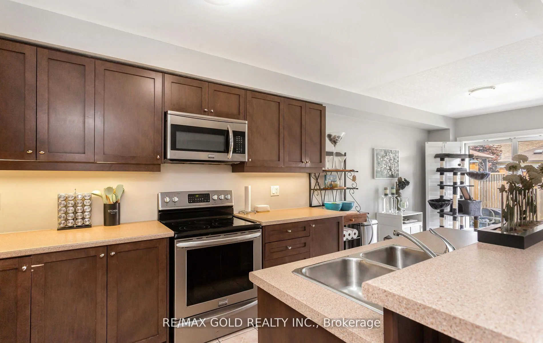 Photo 25 of 43 Waterbridge Street, Hamilton, Stoney Creek — HOMEH