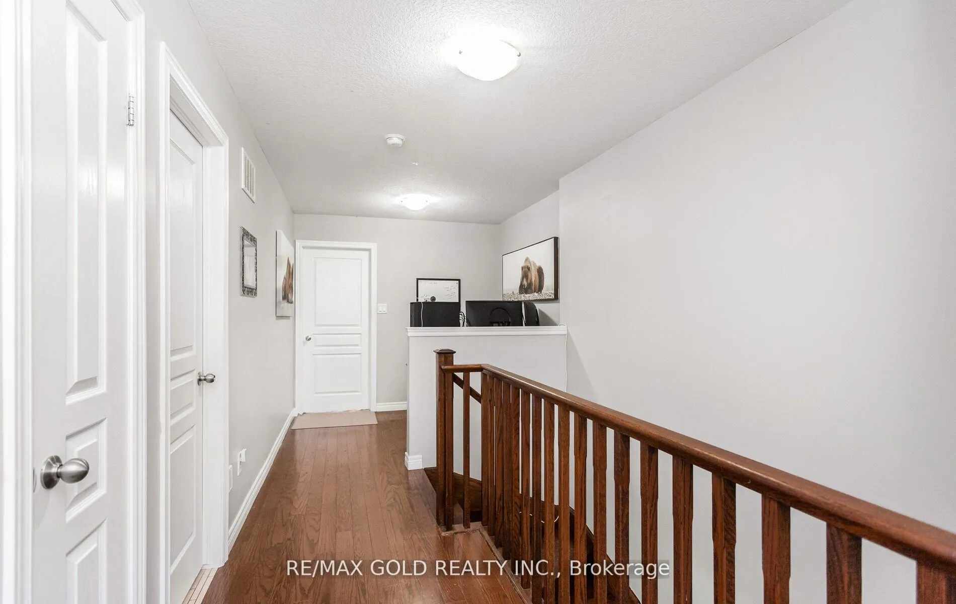 Photo 26 of 43 Waterbridge Street, Hamilton, Stoney Creek — HOMEH