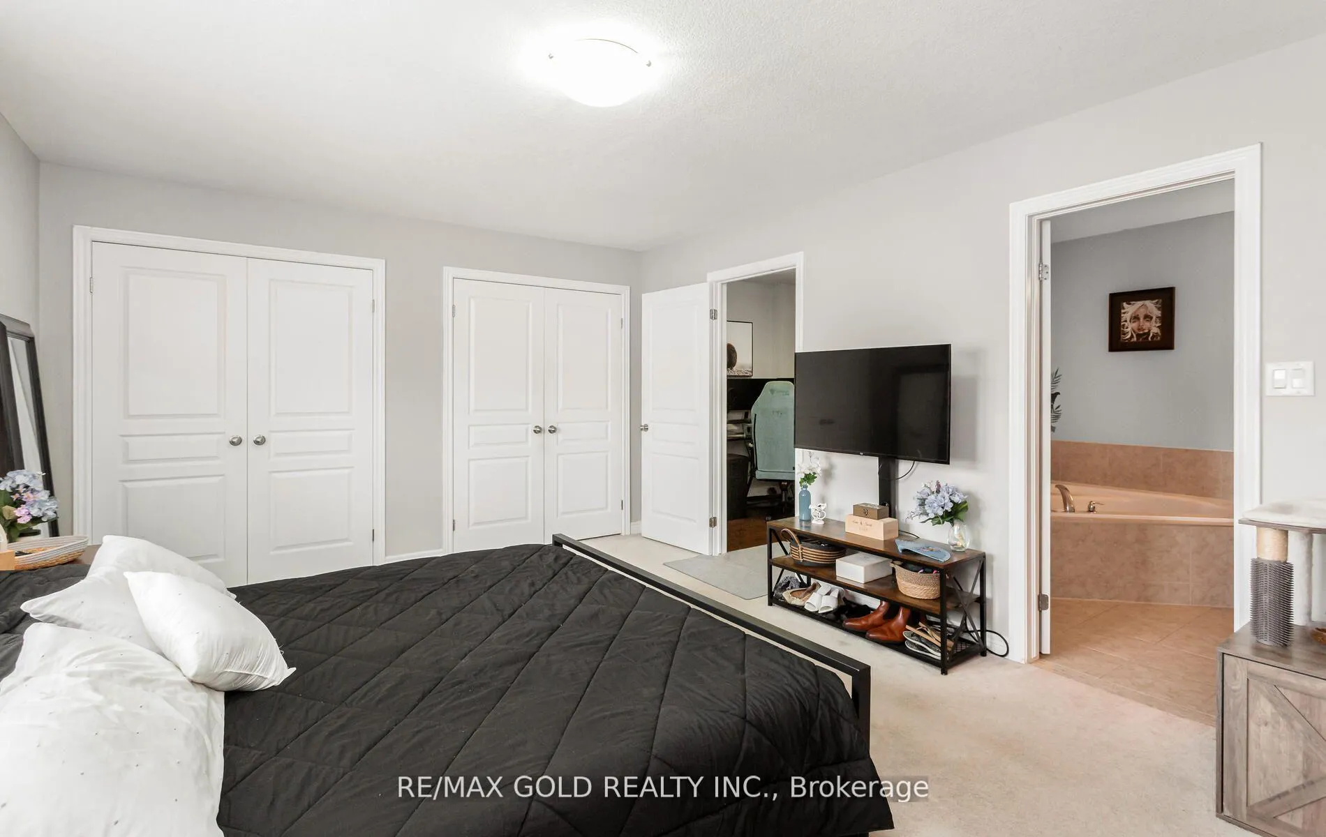 Photo 33 of 43 Waterbridge Street, Hamilton, Stoney Creek — HOMEH