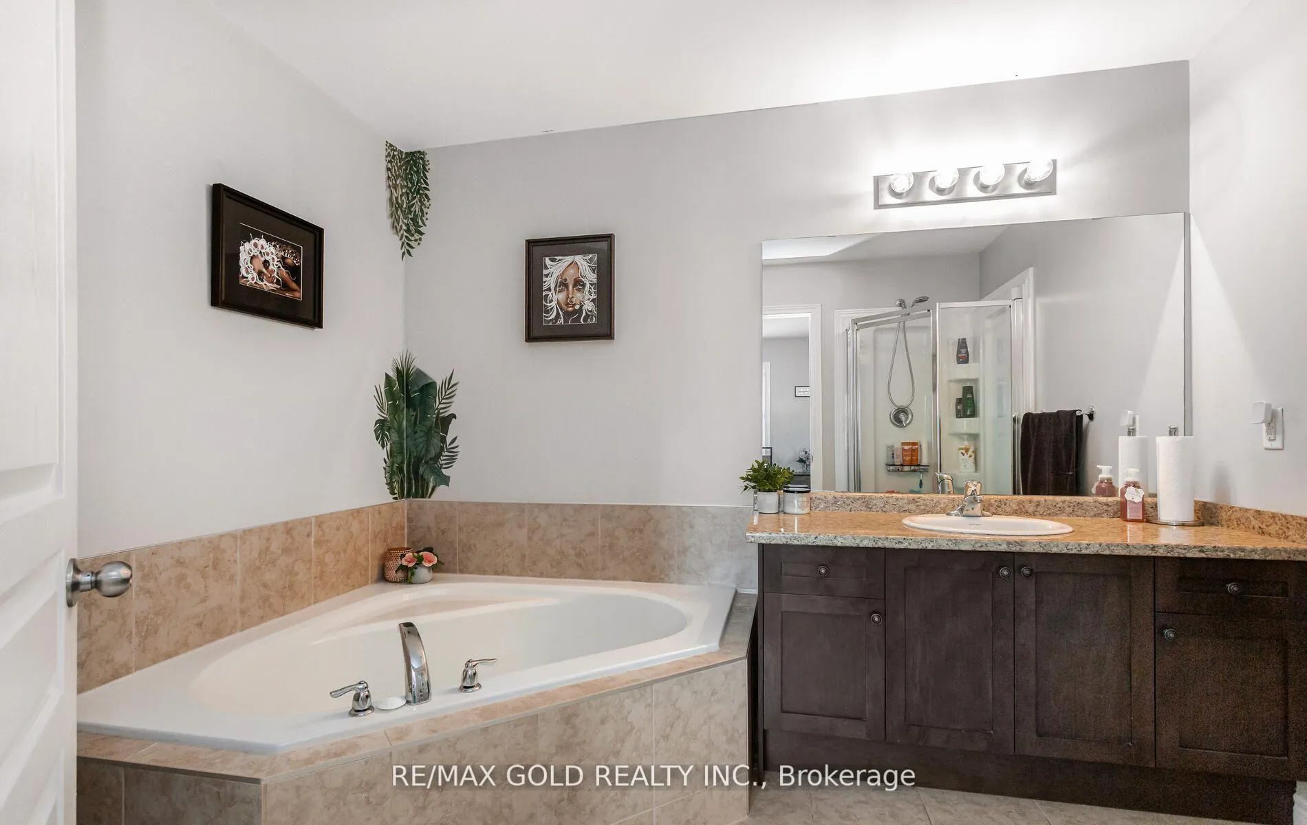 Photo 35 of 43 Waterbridge Street, Hamilton, Stoney Creek — HOMEH