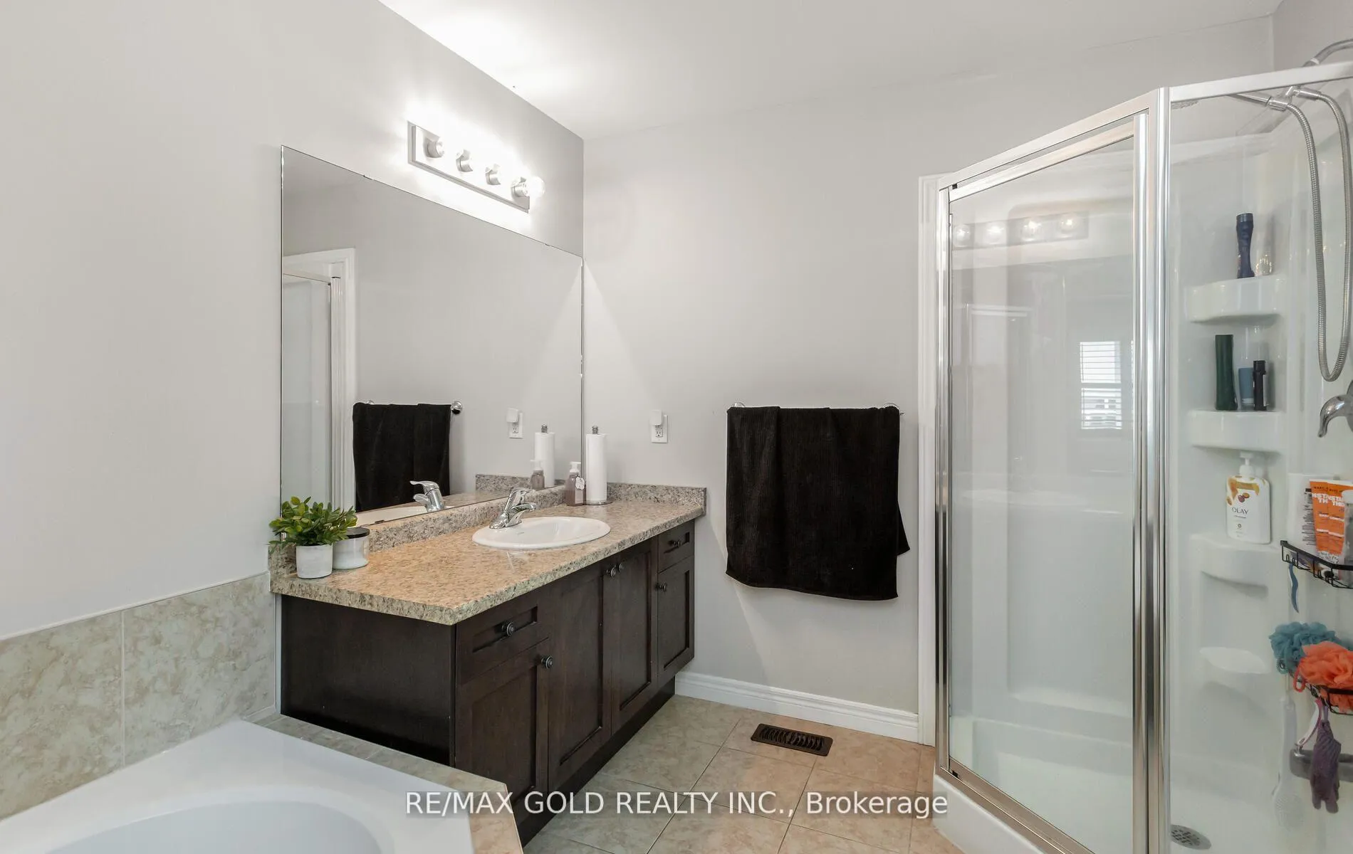 Photo 36 of 43 Waterbridge Street, Hamilton, Stoney Creek — HOMEH