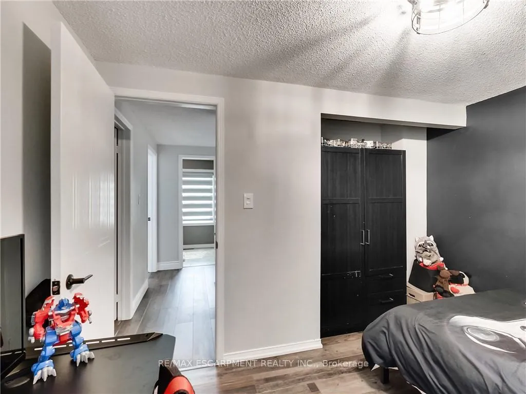 Photo 19 of 22 Hedgelawn Drive, Grimsby, Grimsby East — HOMEH
