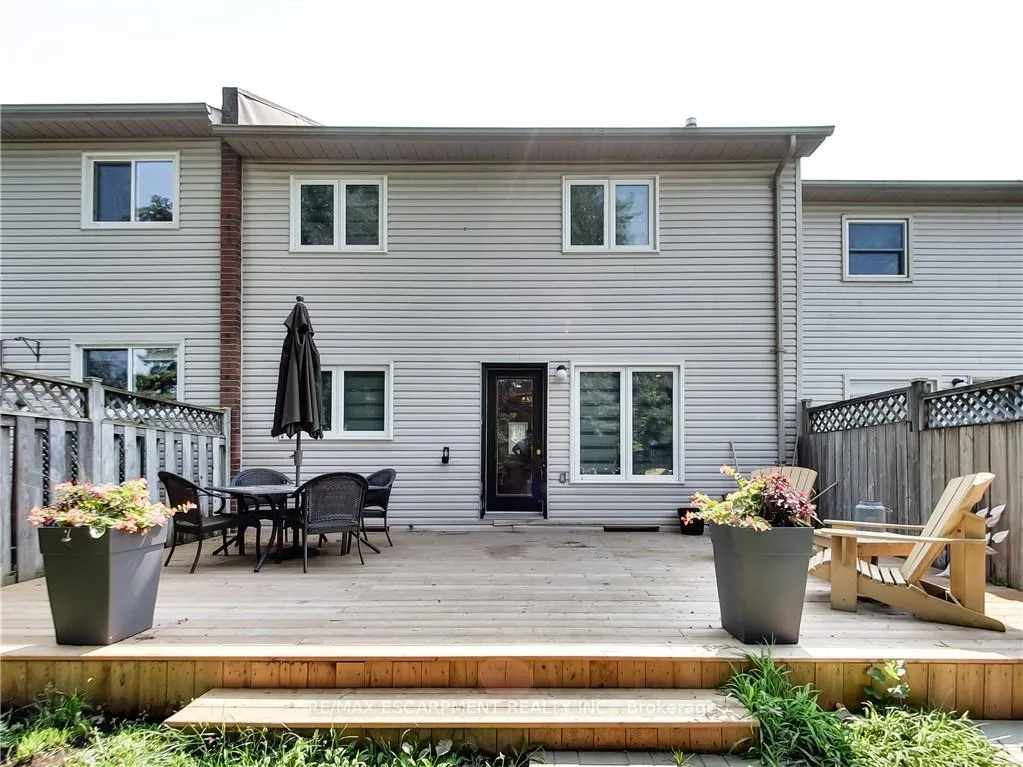 Photo 24 of 22 Hedgelawn Drive, Grimsby, Grimsby East — HOMEH