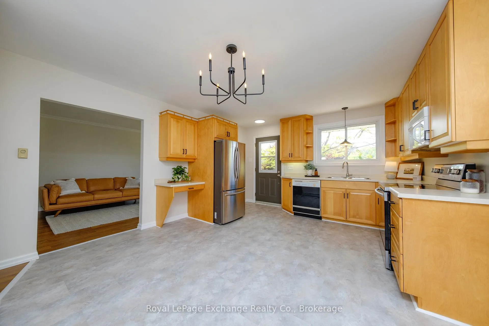 Photo 10 of 287 Queen Street, Kincardine — HOMEH