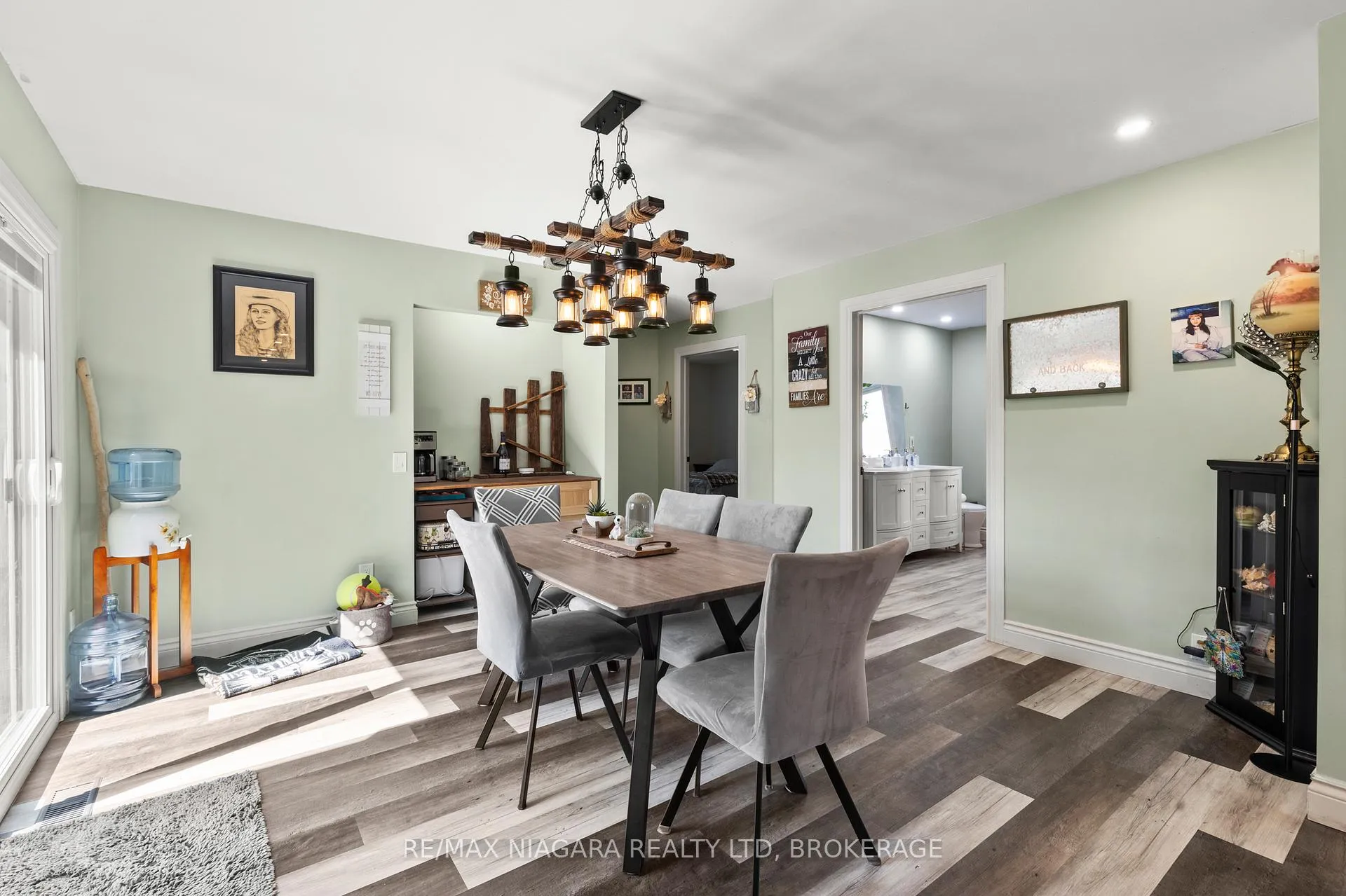 Photo 14 of 196 Martin Street, Welland, Broadway — HOMEH