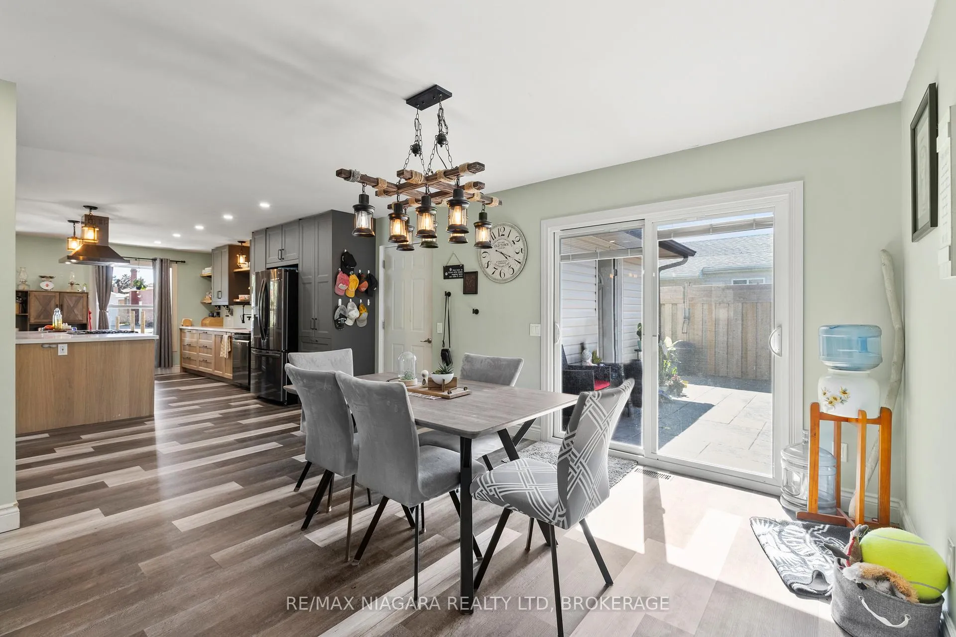 Photo 15 of 196 Martin Street, Welland, Broadway — HOMEH