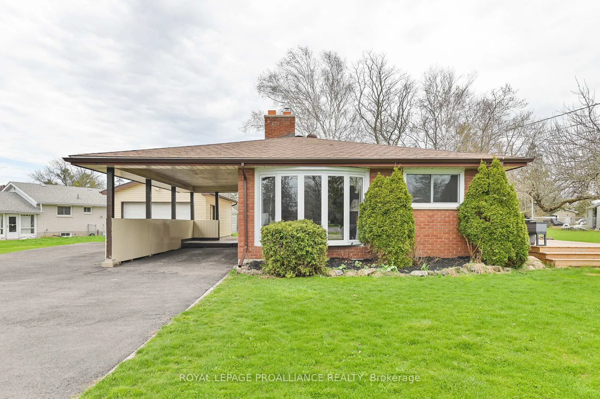 Photo 3 of 16 Thurlow Drive, Belleville, Belleville Ward — HOMEH