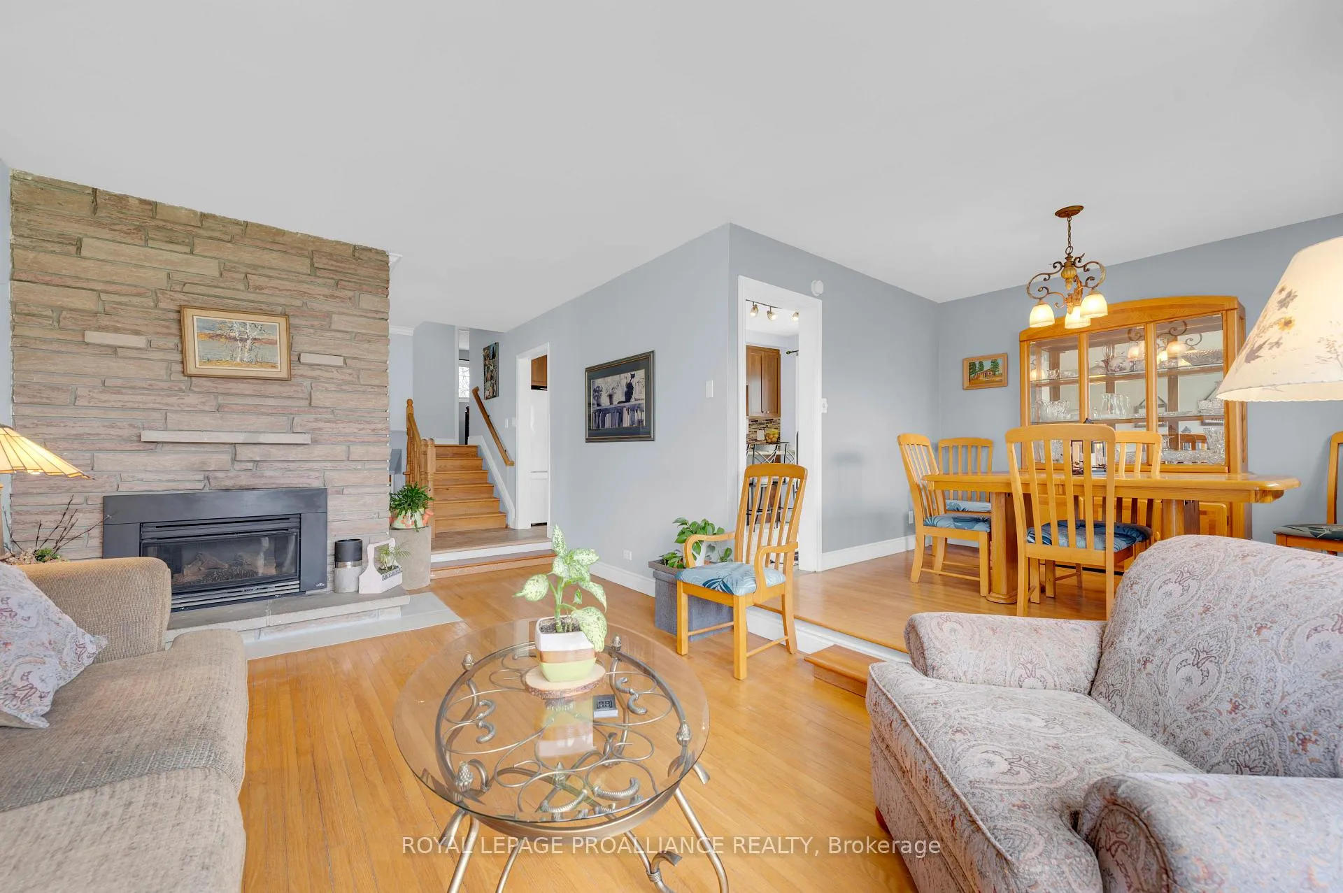 Photo 10 of 16 Thurlow Drive, Belleville, Belleville Ward — HOMEH