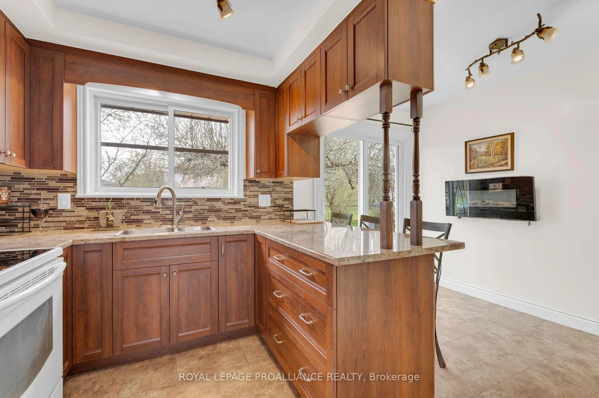 Photo 16 of 16 Thurlow Drive, Belleville, Belleville Ward — HOMEH
