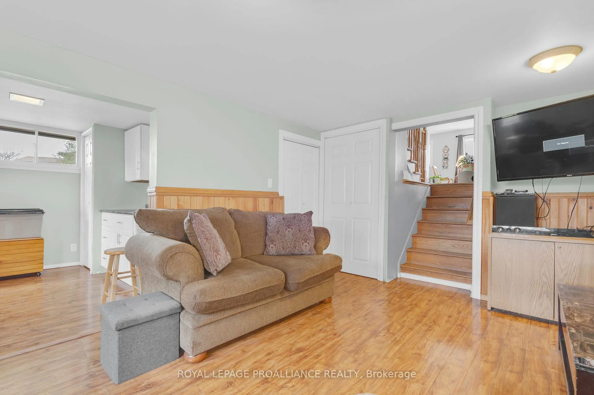 Photo 23 of 16 Thurlow Drive, Belleville, Belleville Ward — HOMEH
